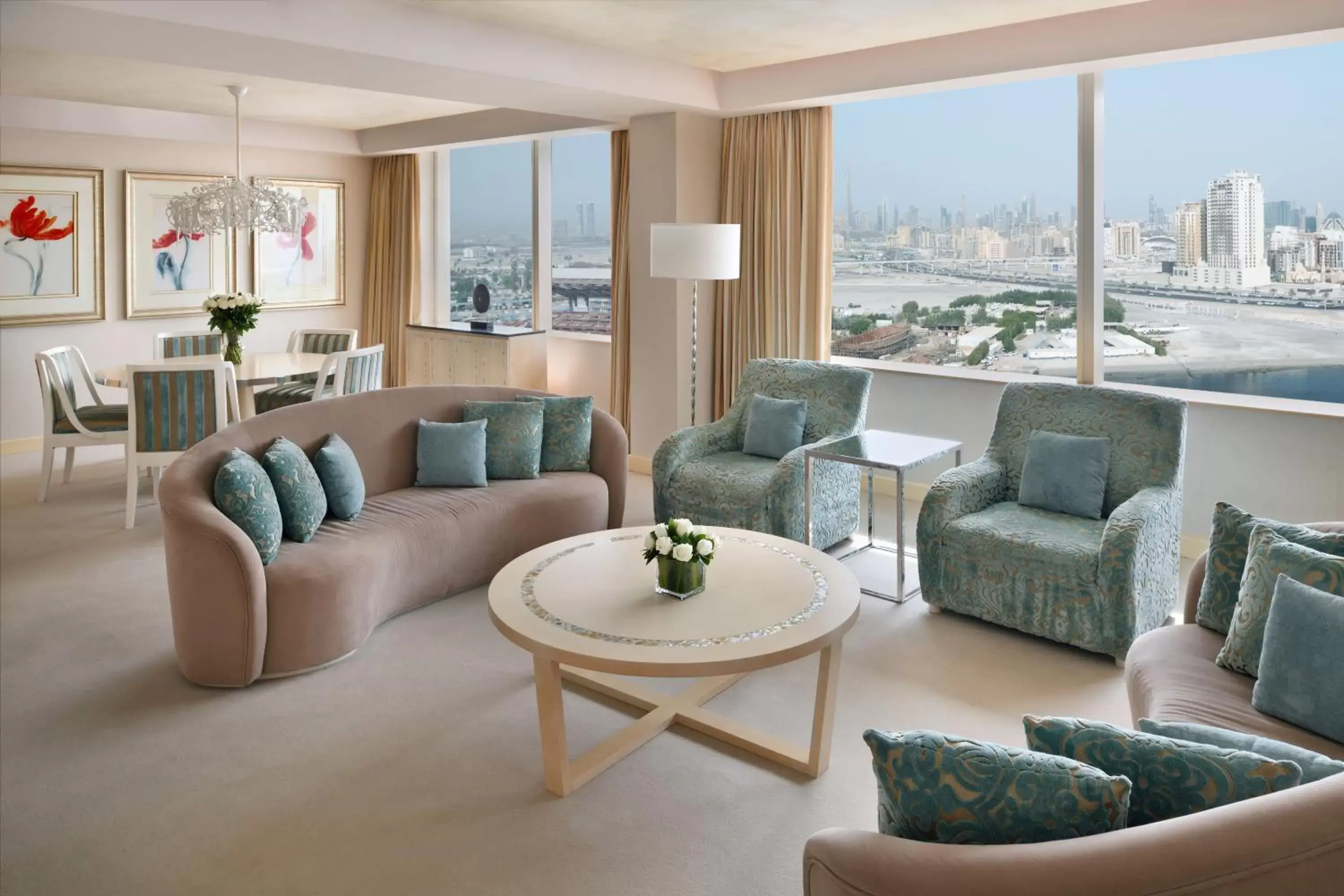 Bedroom, Seating Area in Crowne Plaza Dubai Festival City