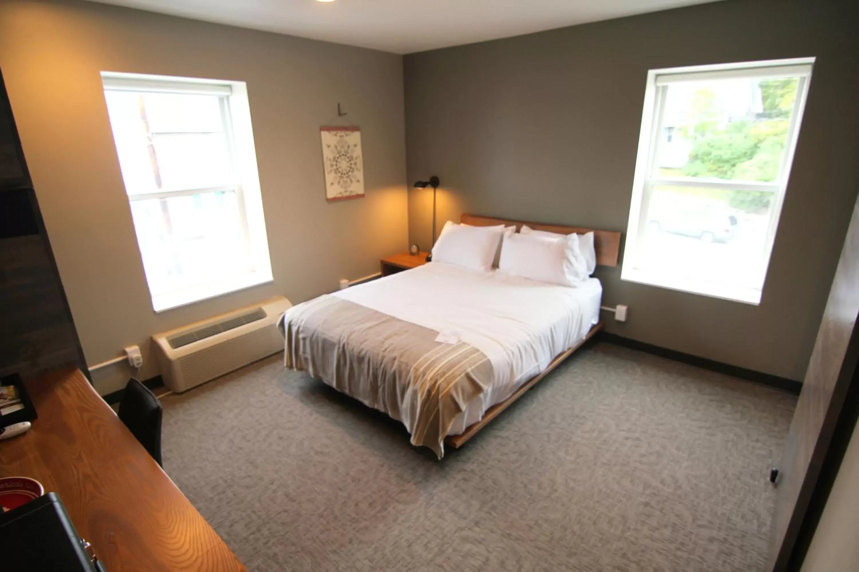 Bed in The Oxbow Hotel Bed in The Oxbow Hotel