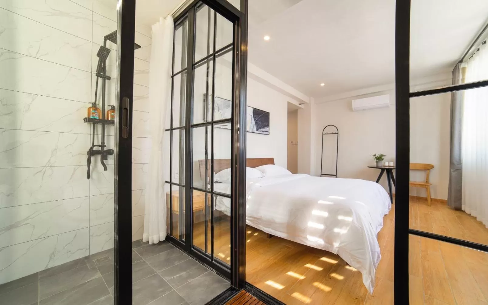 Photo of the whole room, Bed in Wander Hostel