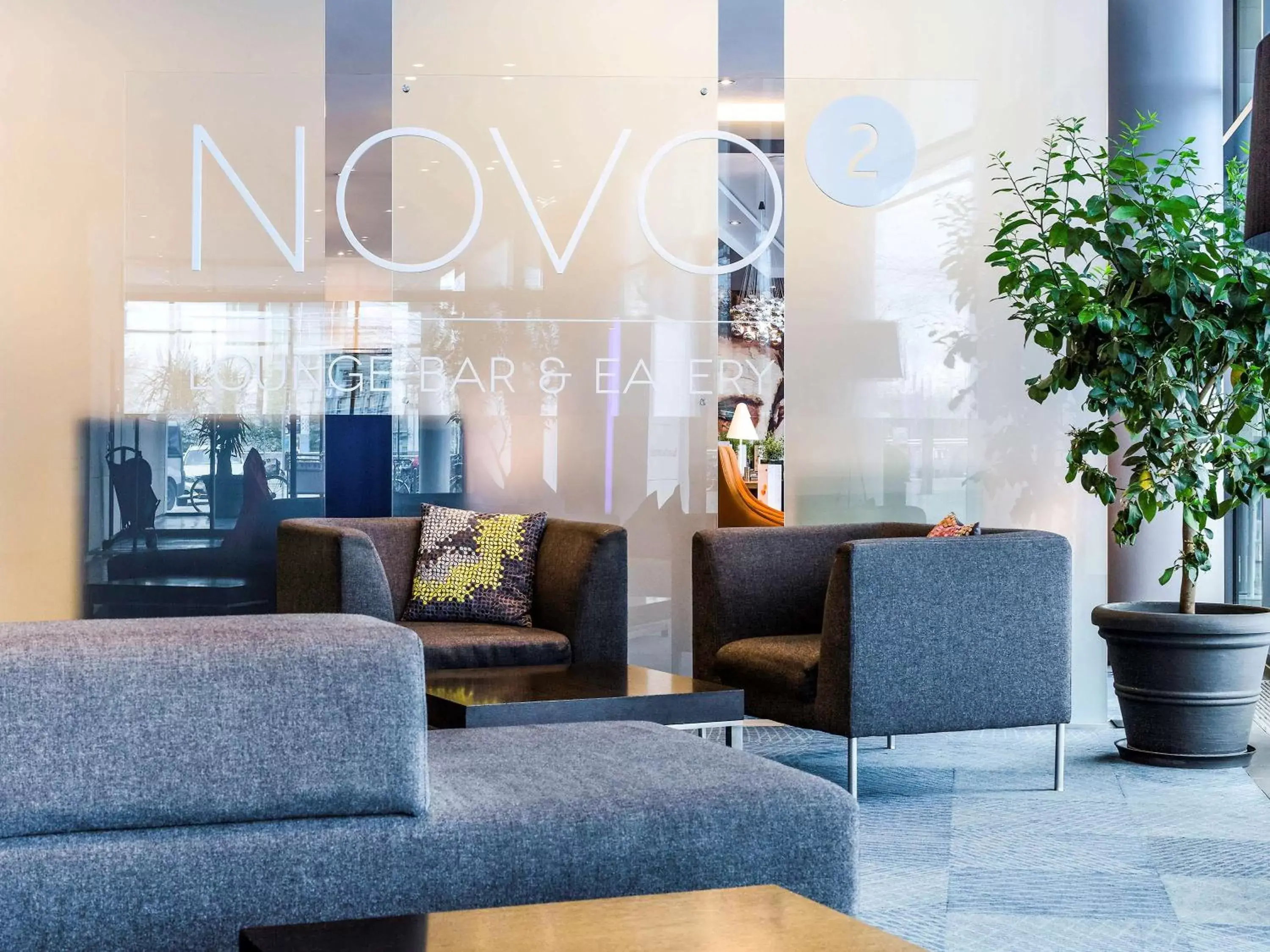 Property building, Seating Area in Novotel München Messe