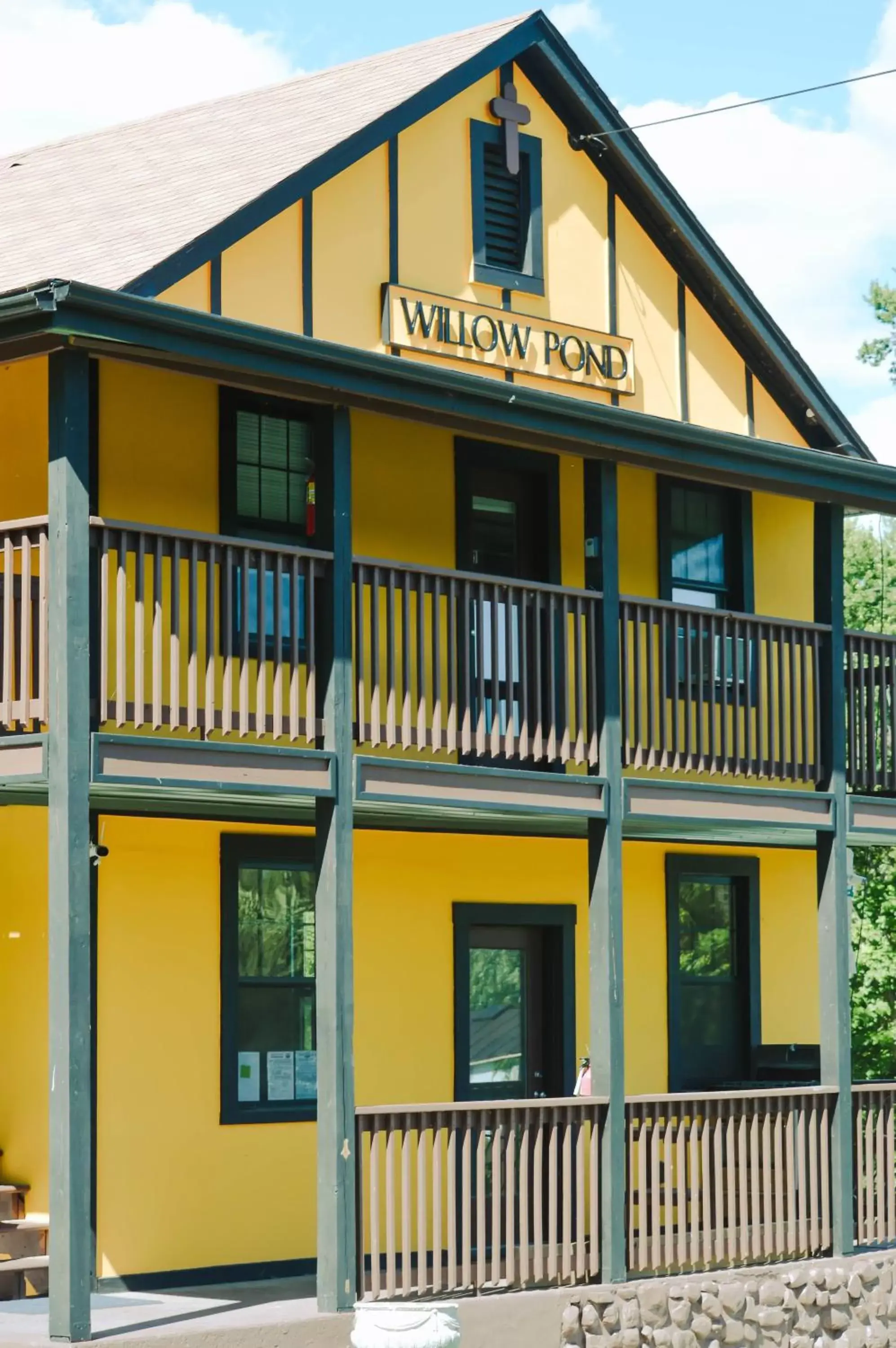 Property Building in Willow Pond Motel