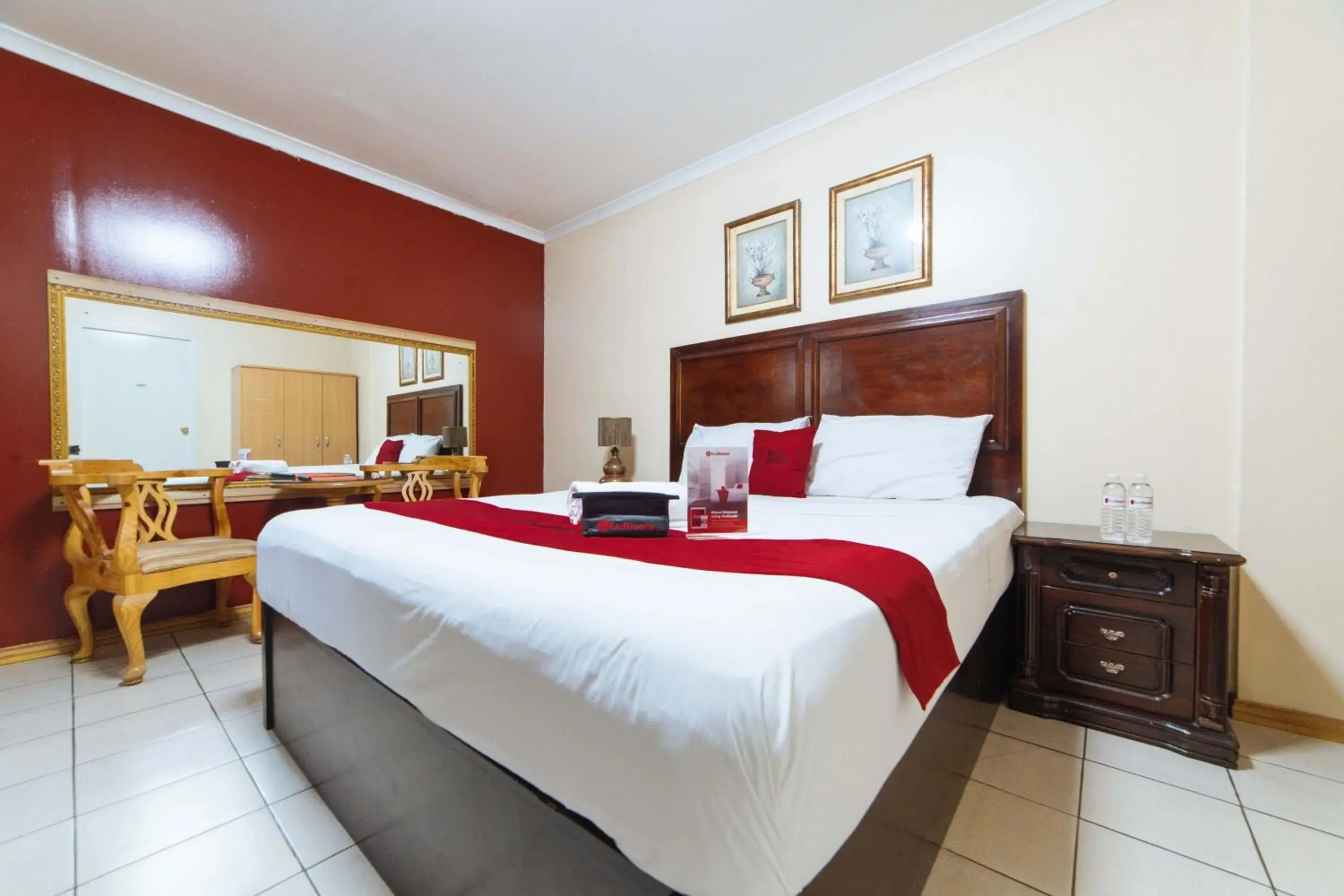 Photo of the whole room, Bed in RedDoorz @ Clarkview 21st Street Angeles City Photo of the whole room, Bed in RedDoorz @ Clarkview 21st Street Angeles City