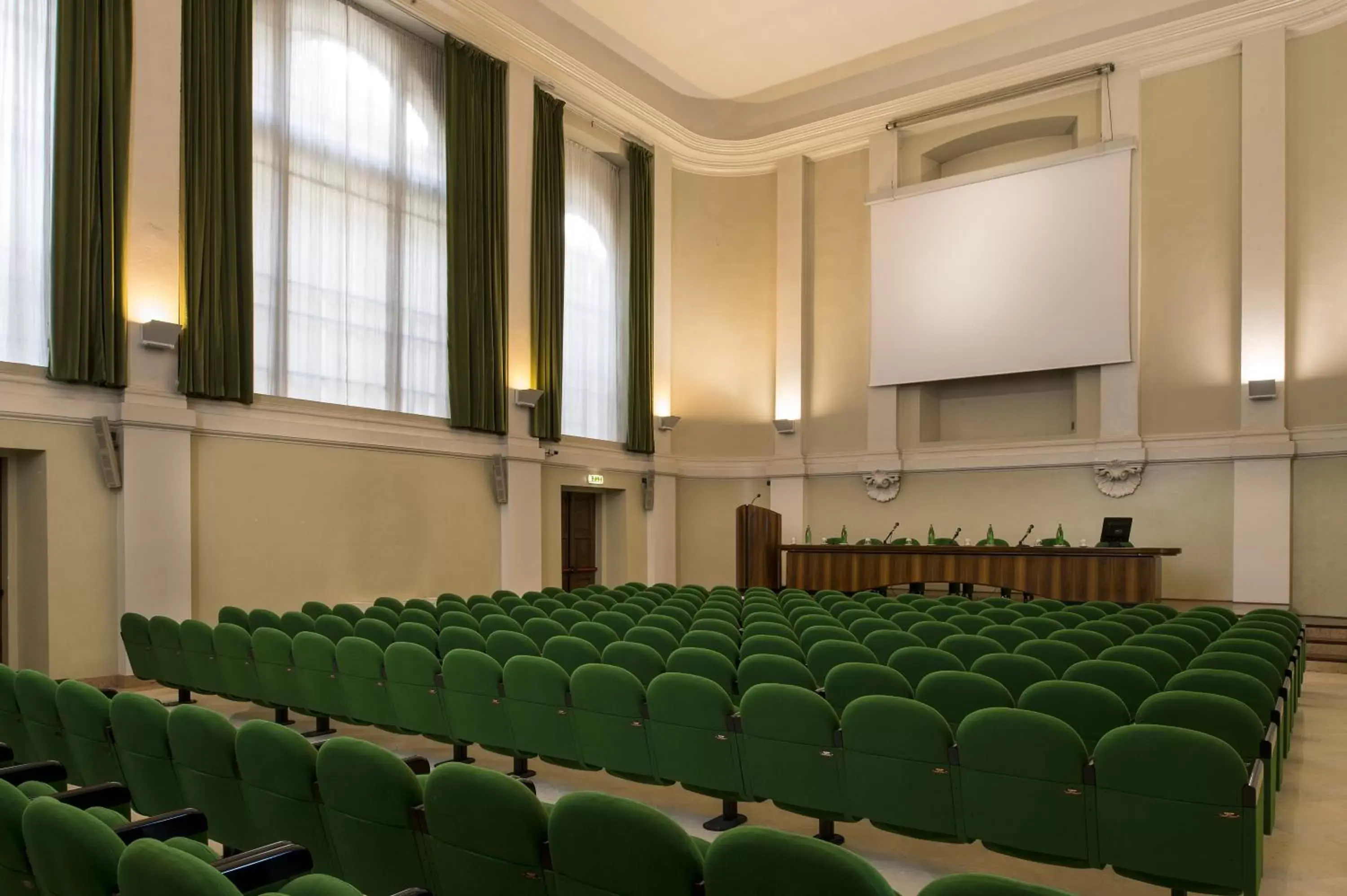 Business facilities in Centro Paolo VI