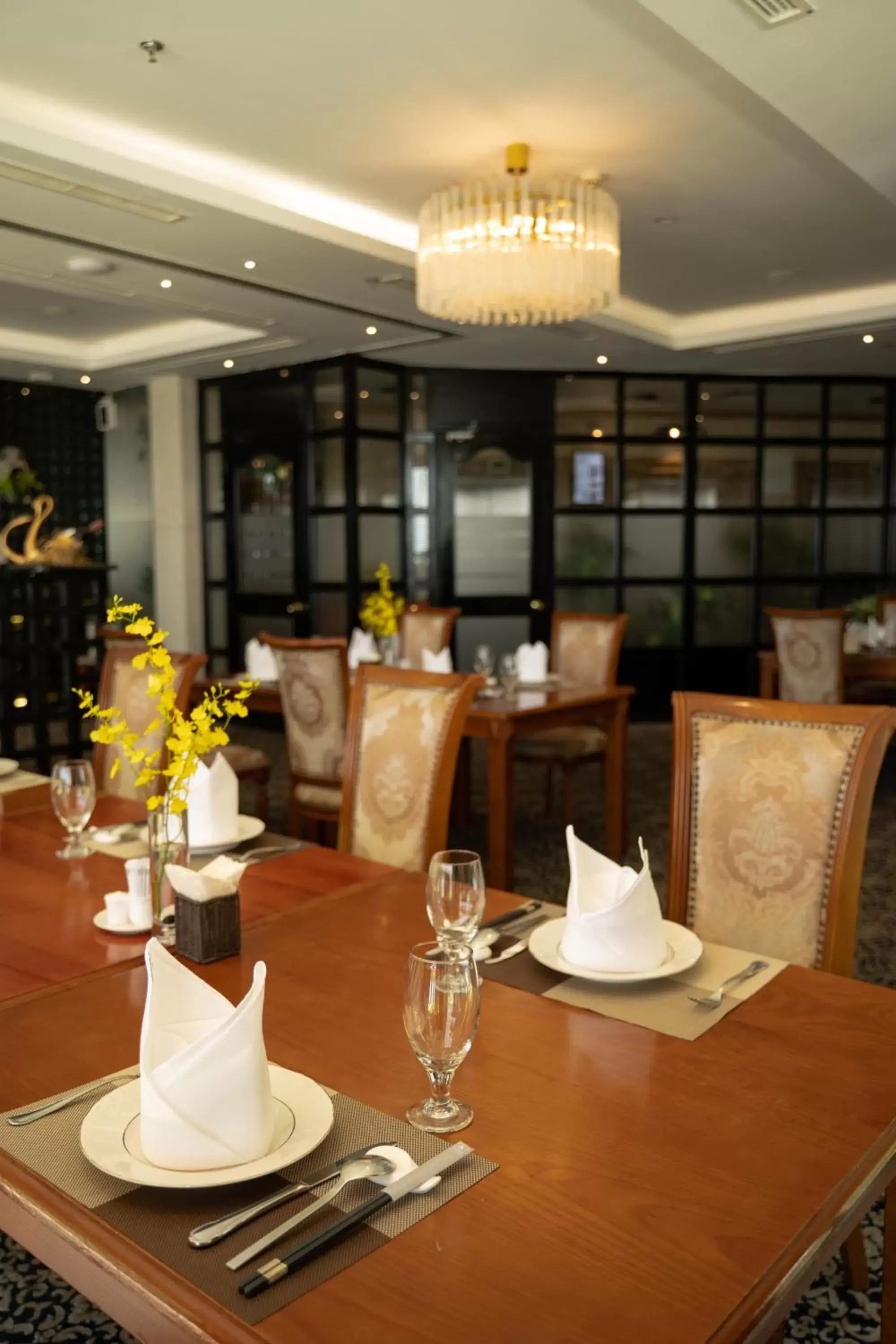 Restaurant/Places to Eat in Hotel Grand Saigon