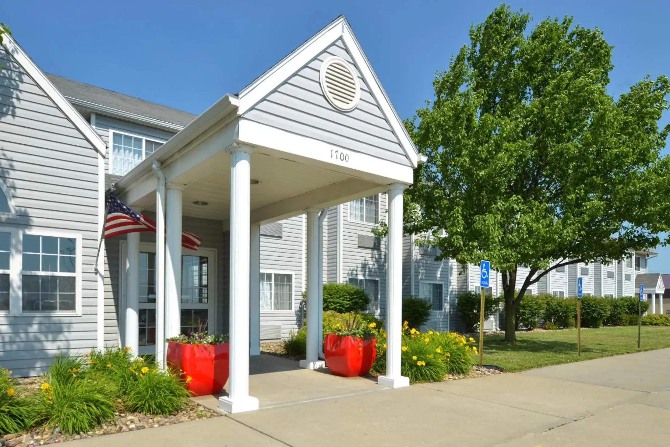 Facade/entrance, Property Building in Americas Best Value Inn & Suites Maryville