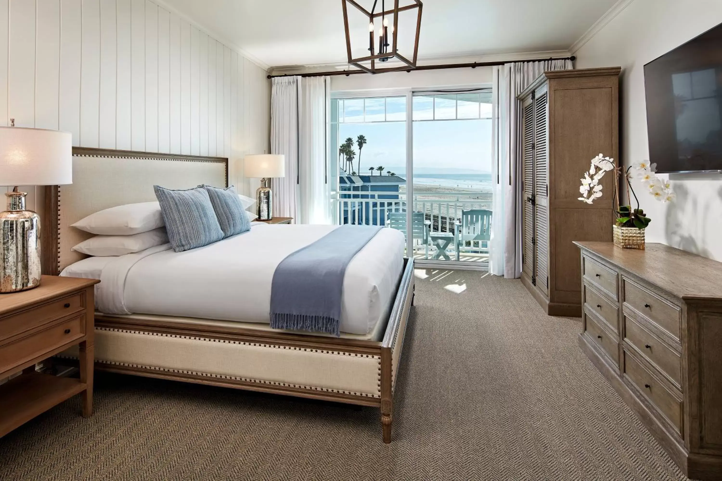 Bedroom in Vespera Resort on Pismo Beach, Autograph Collection