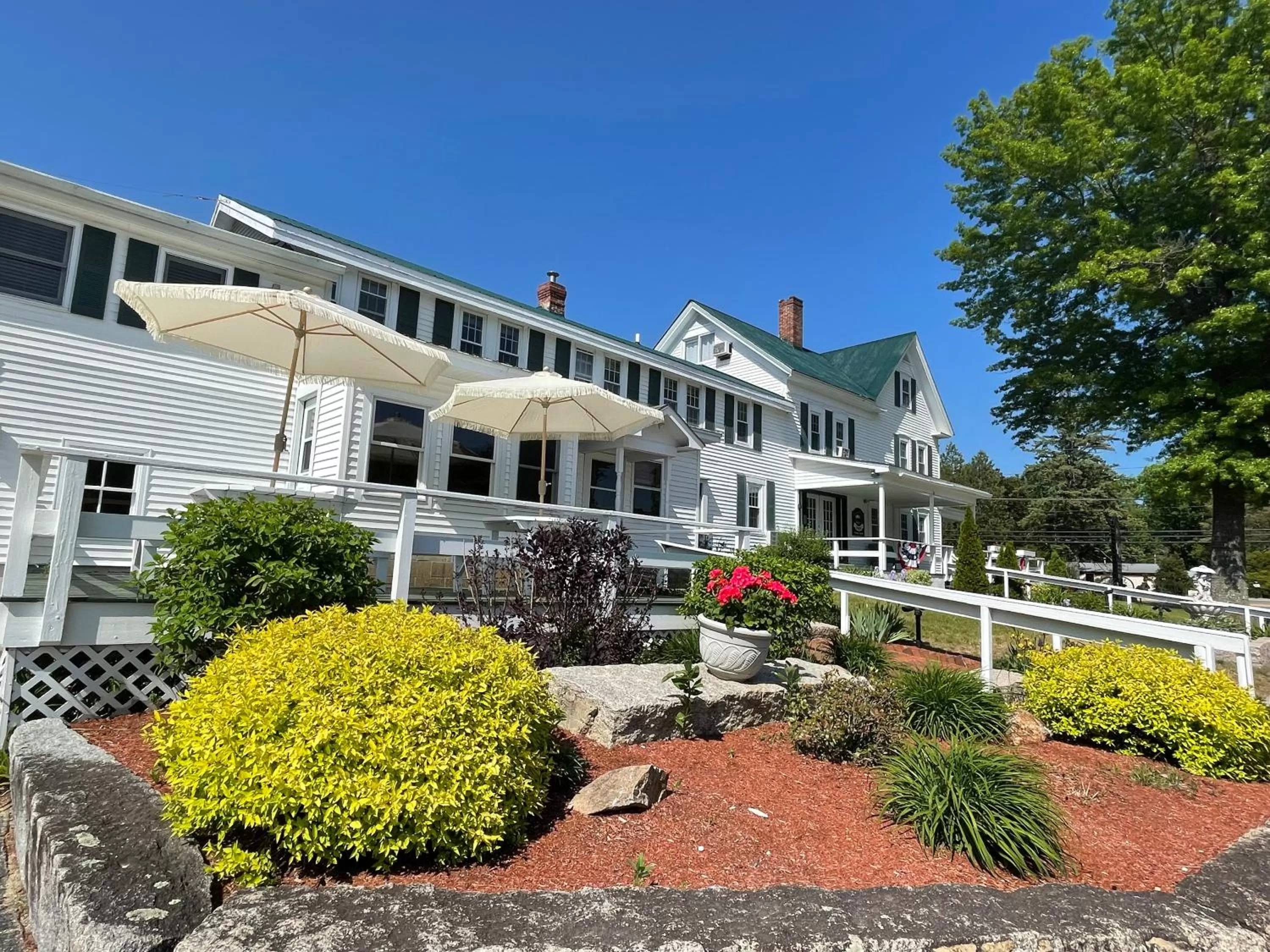 Property building in Merrill Farm Inn