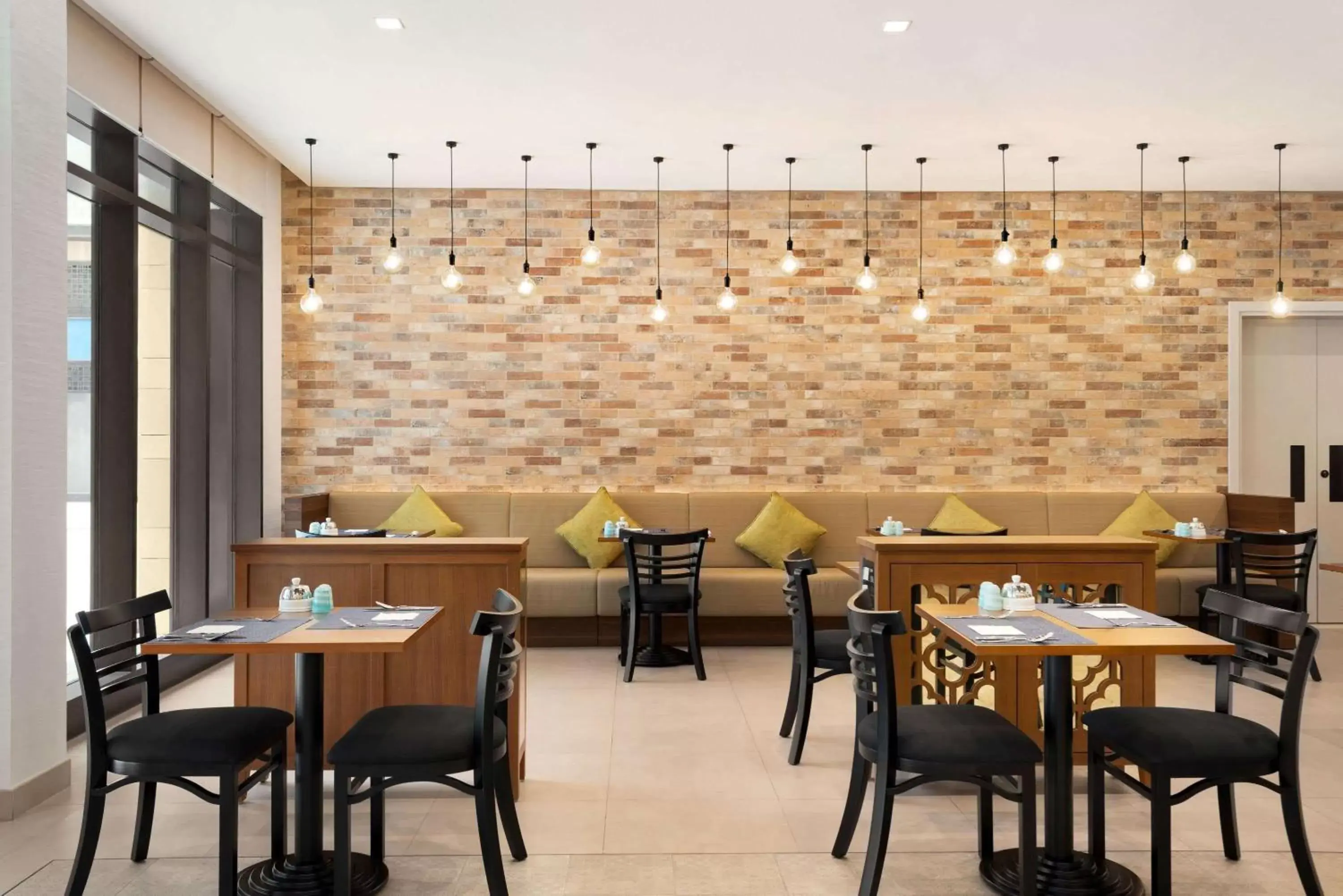 Restaurant/Places to Eat in Super 8 by Wyndham Dubai Deira