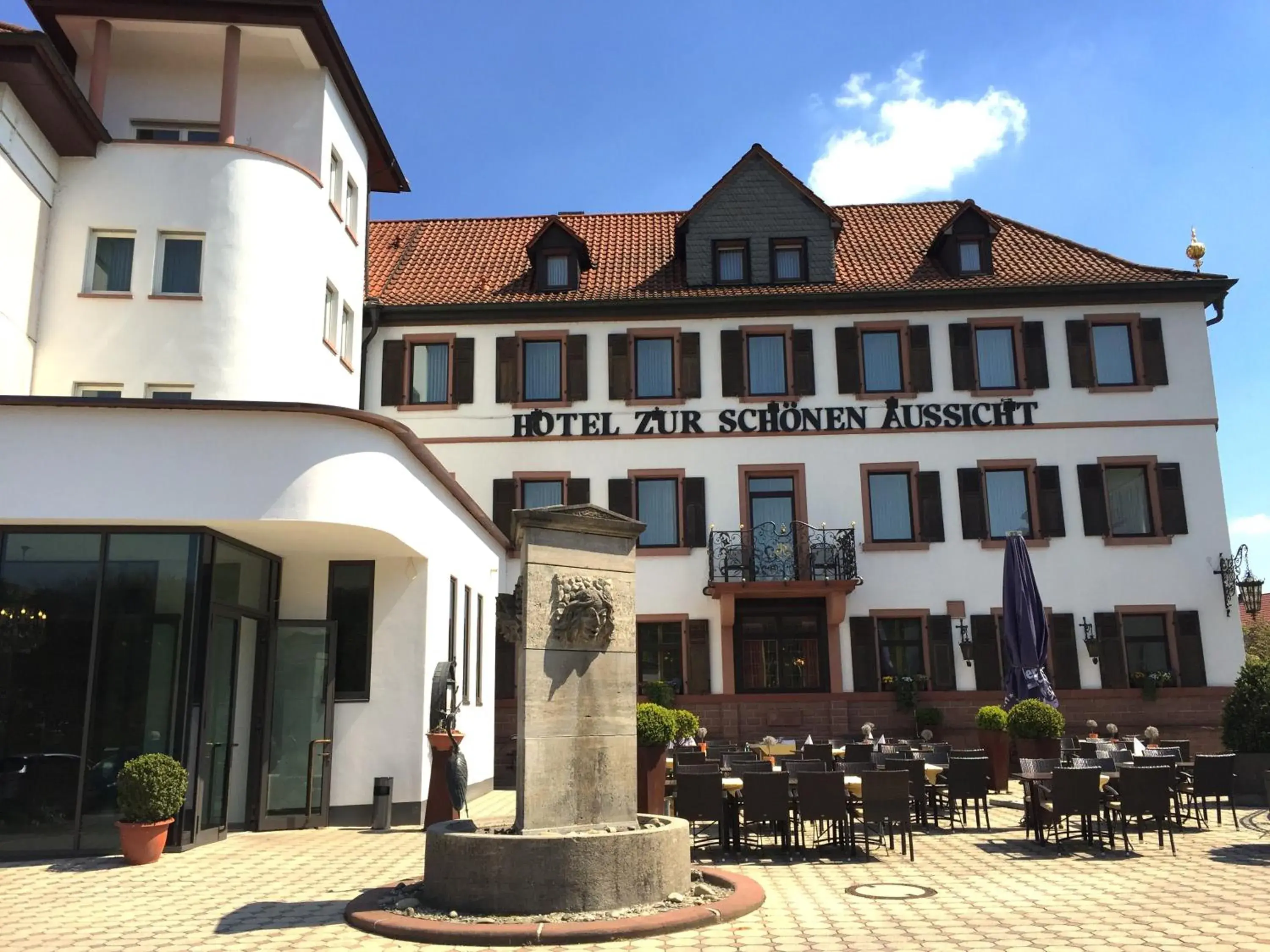 Facade/entrance, Property Building in Hotel Zur Schönen Aussicht