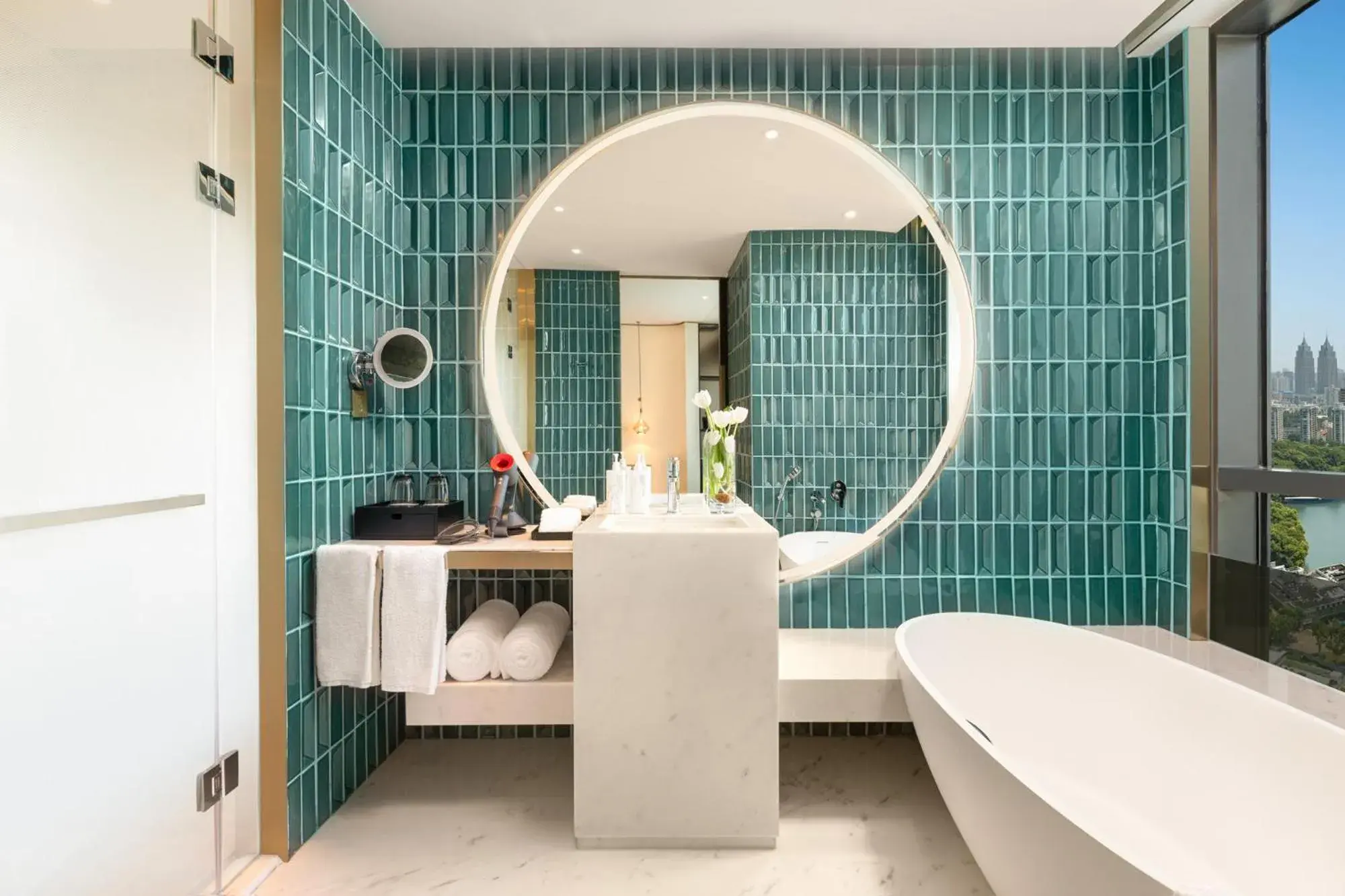 Bathroom in HUALUXE Shanghai Changfeng Park - Park Lake View Bathroom in HUALUXE Shanghai Changfeng Park - Park Lake View