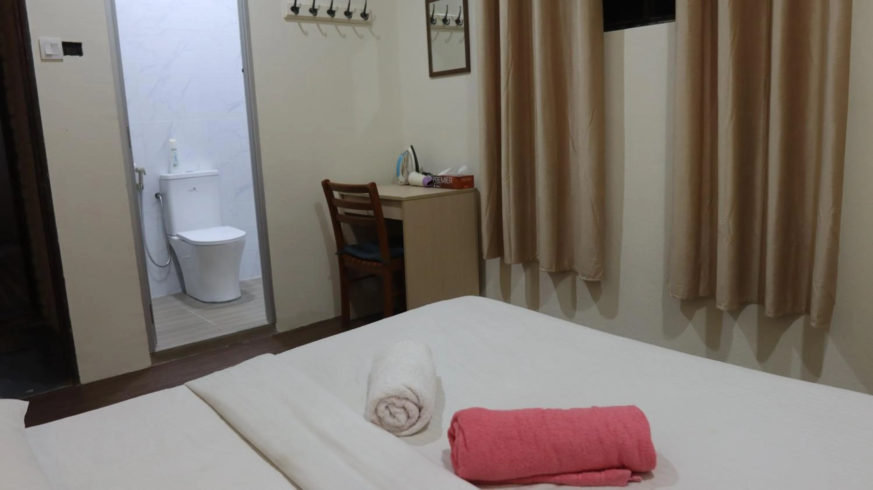 Photo of the whole room, Bed in The Explorers Guesthouse and Hostel