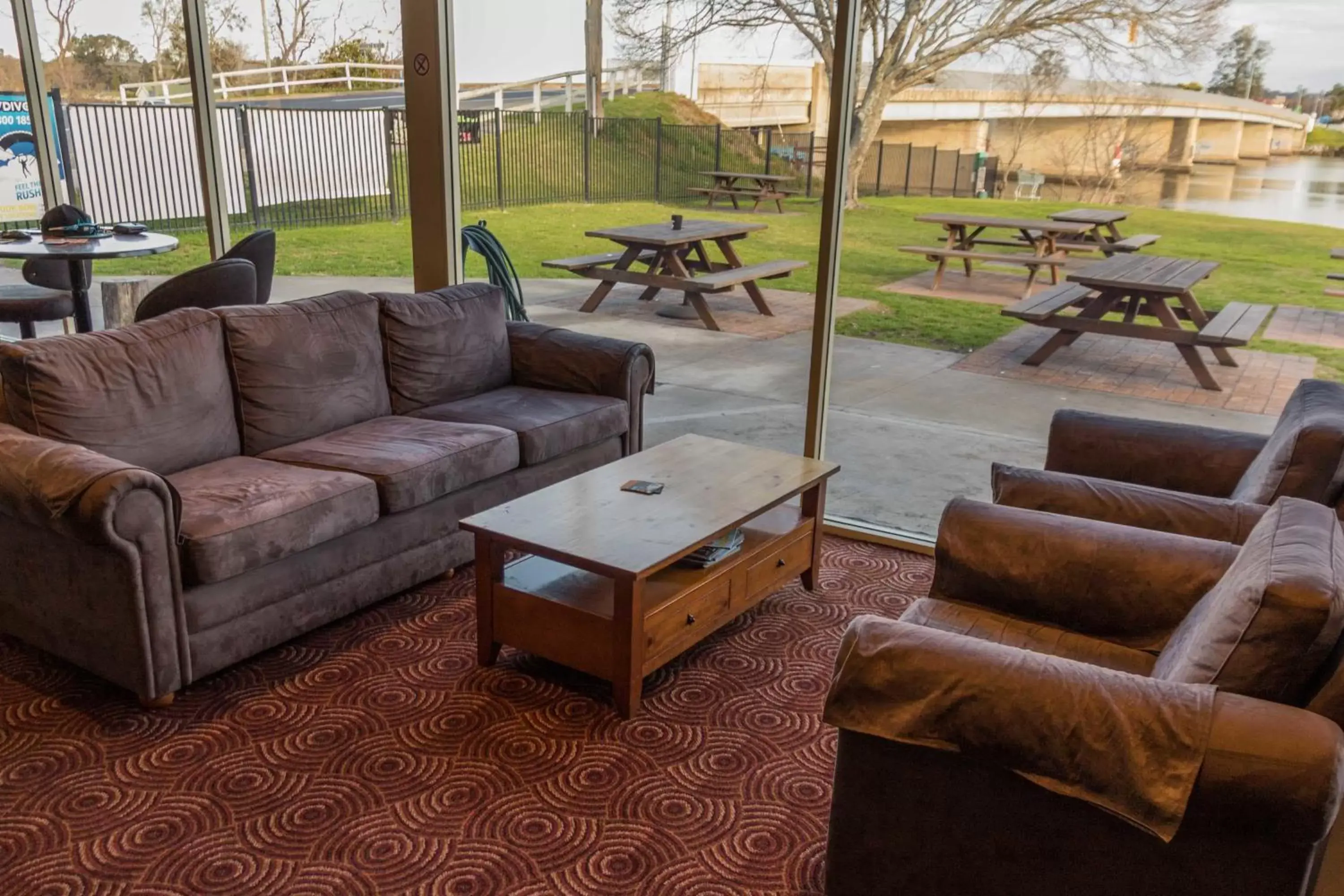 Lounge or bar, Seating Area in Moruya Waterfront Hotel Motel