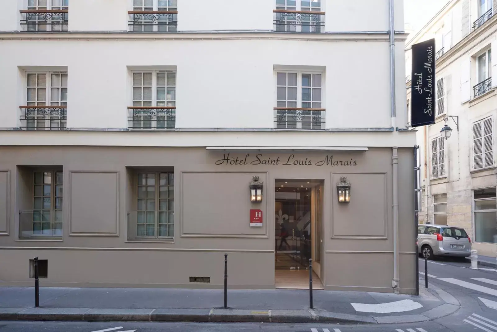 Property Building in Hotel Saint-Louis Marais