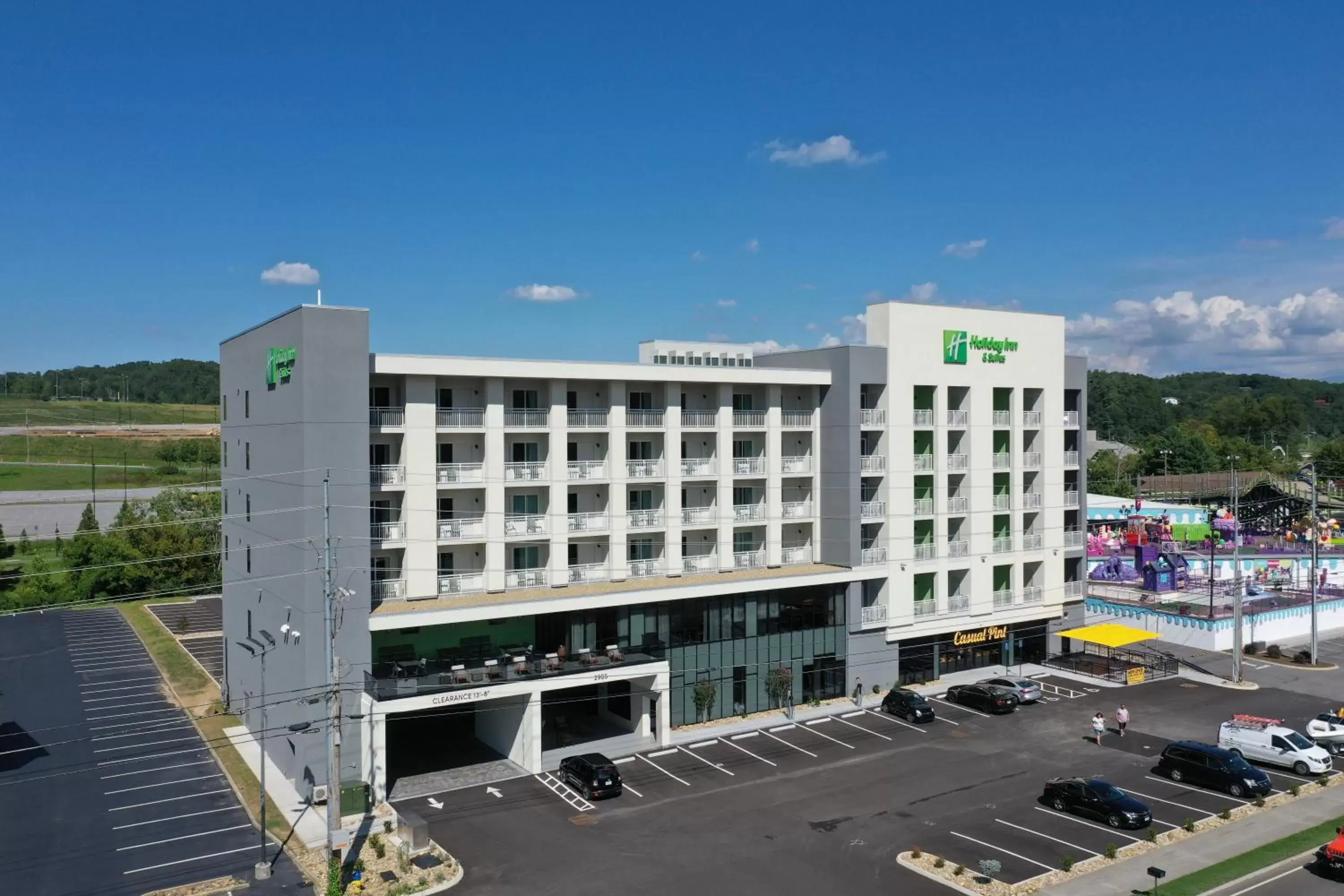 Property Building in Holiday Inn & Suites Pigeon Forge Convention Center, an IHG Hotel