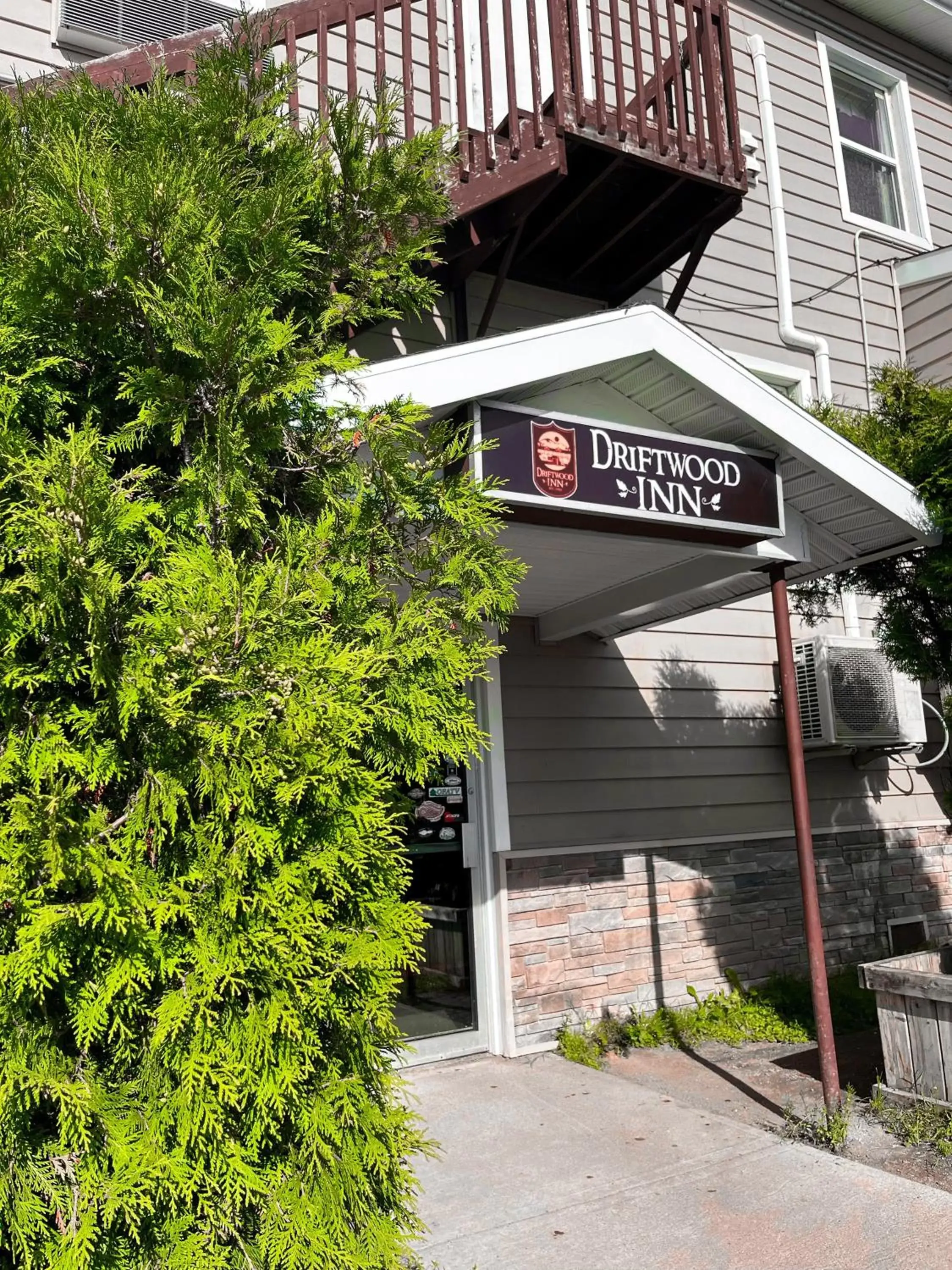 Logo/Certificate/Sign, Property Building in Driftwood Inn