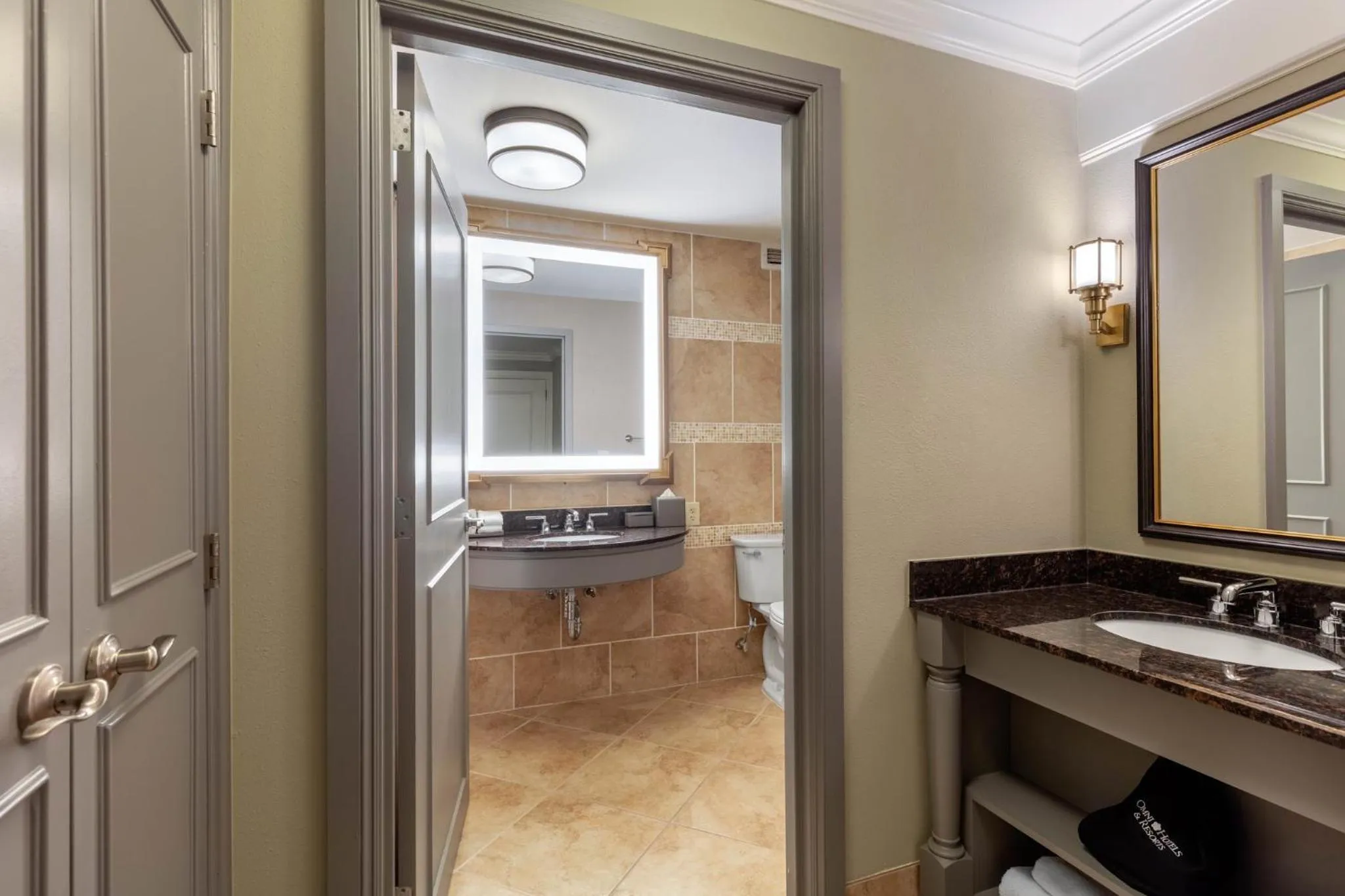 Photo of the whole room in Omni Barton Creek Resort and Spa Austin