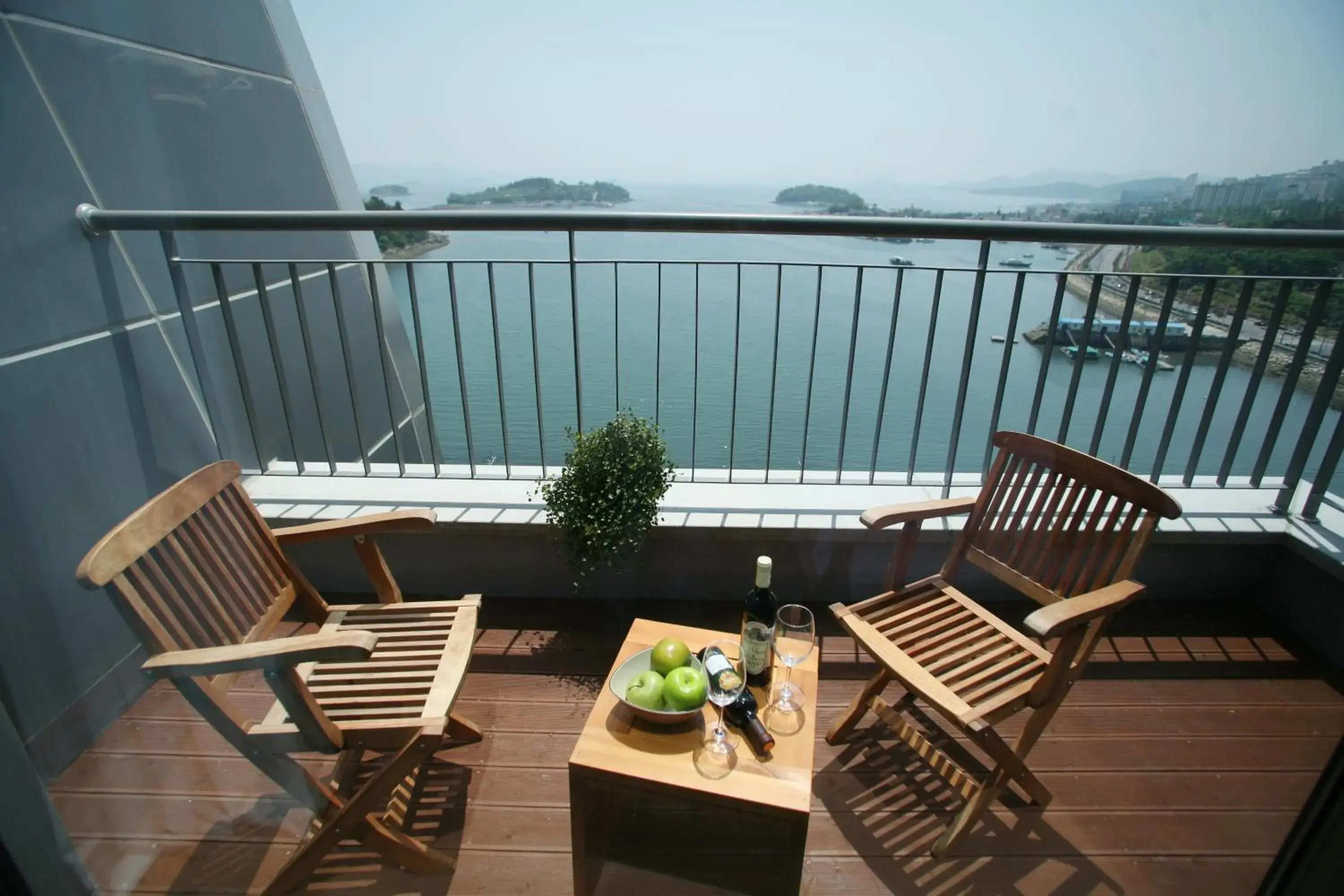 View (from property/room), Balcony/Terrace in Benikea Hotel Yeosu