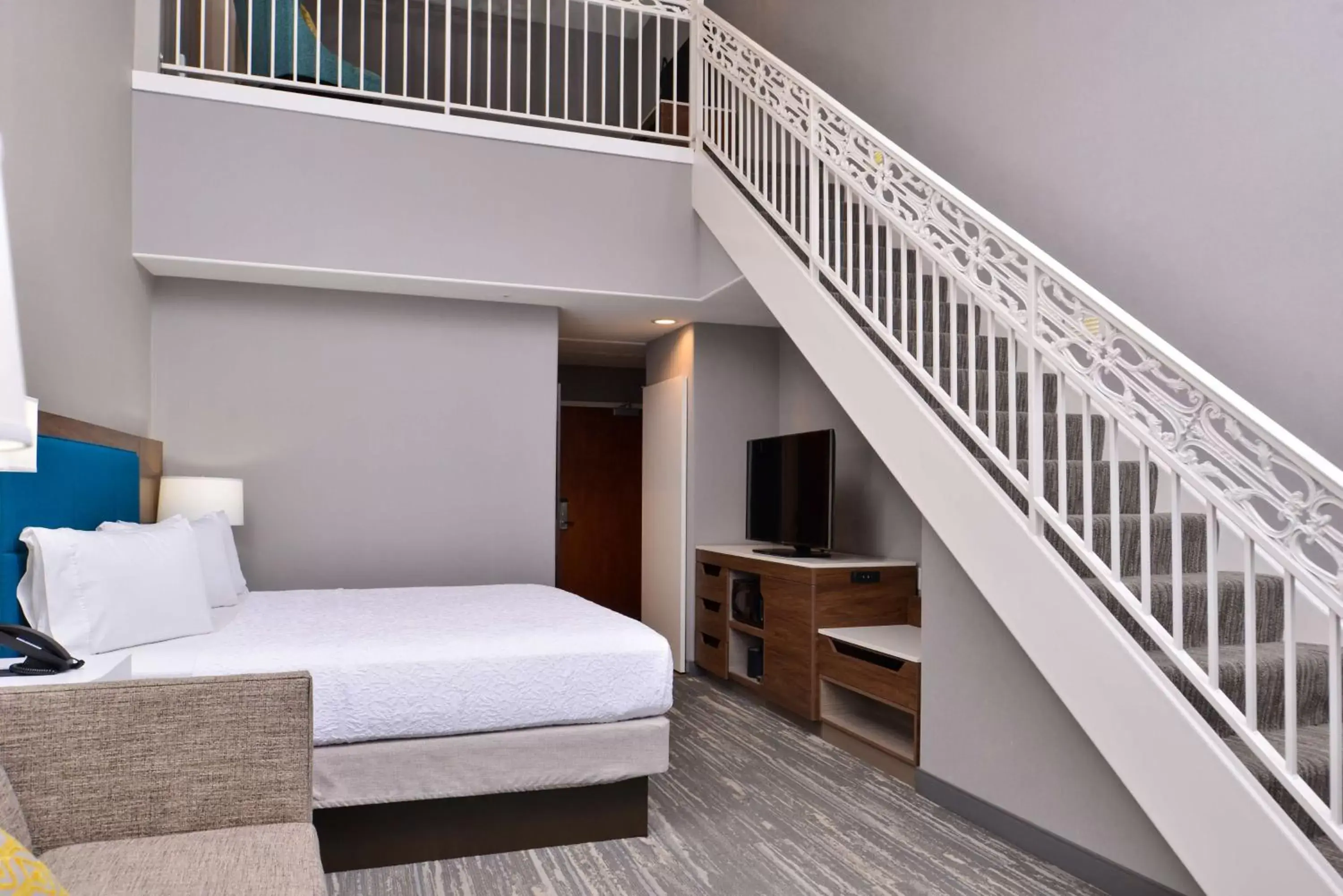 Bedroom in Hampton Inn & Suites Boise/Spectrum