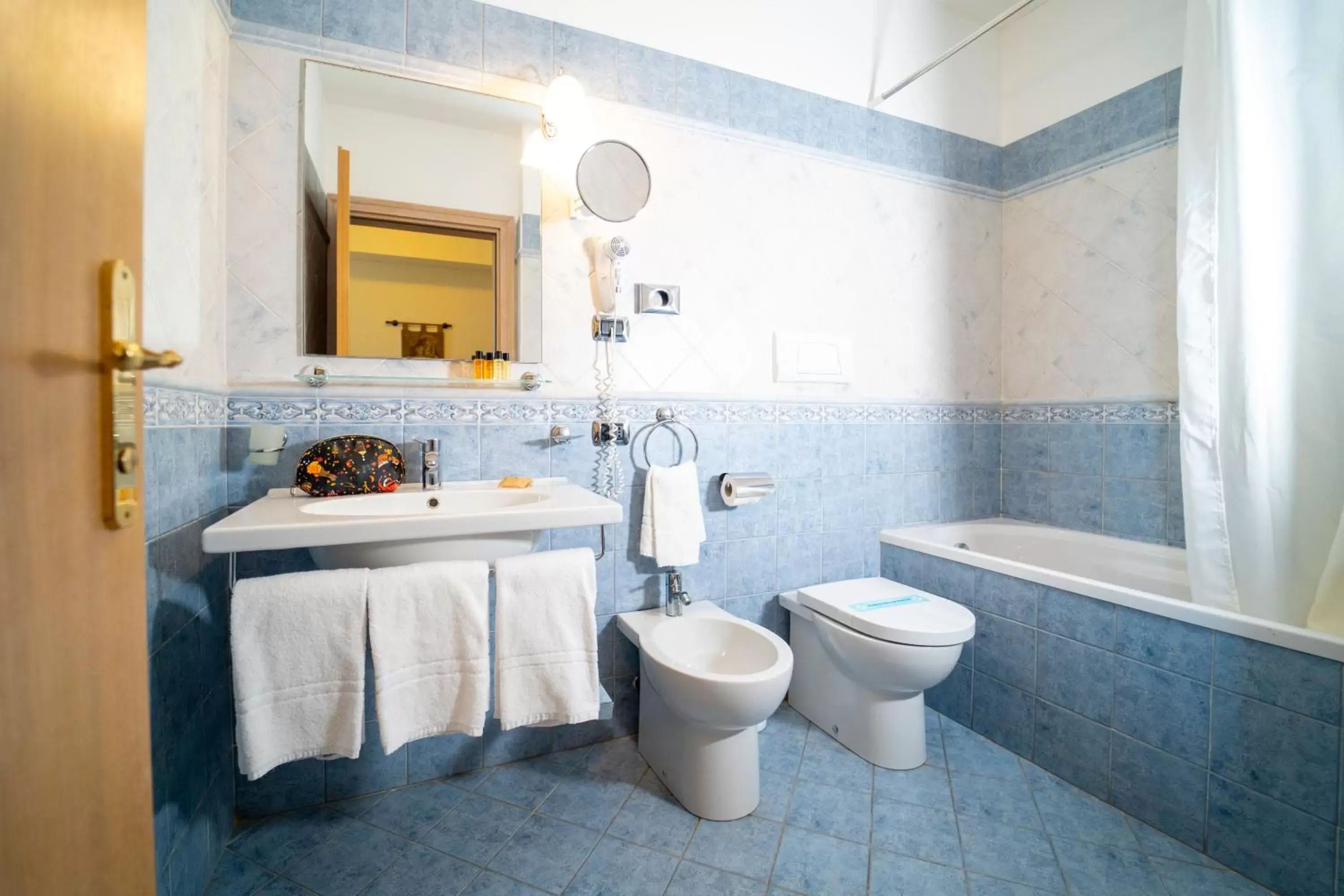 Bathroom in Hotel Villa Romana
