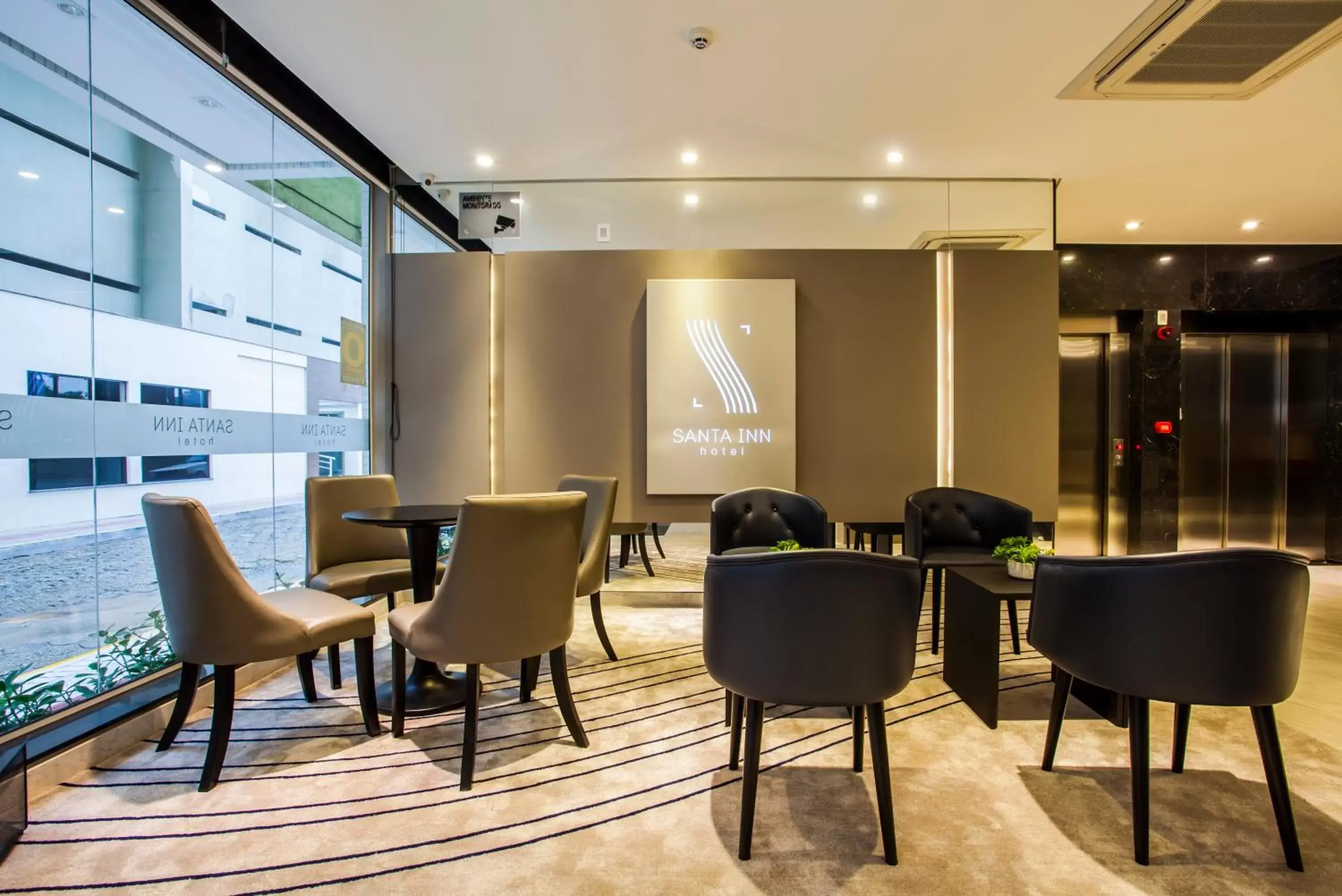 Lobby or reception in Santa Inn Hotel Lobby or reception in Santa Inn Hotel