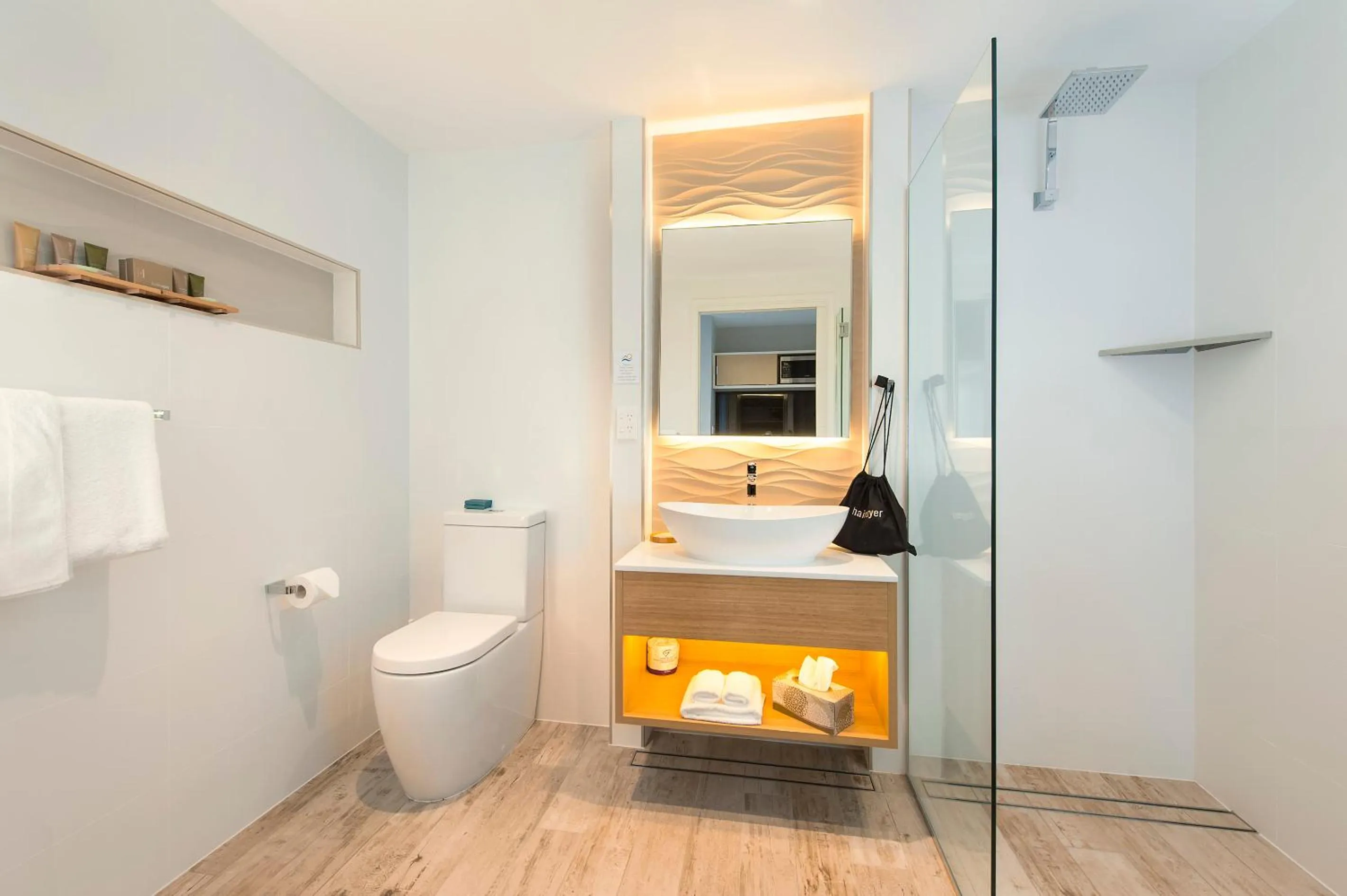 Shower in Allure On Ocean Motel - Mollymook Beach