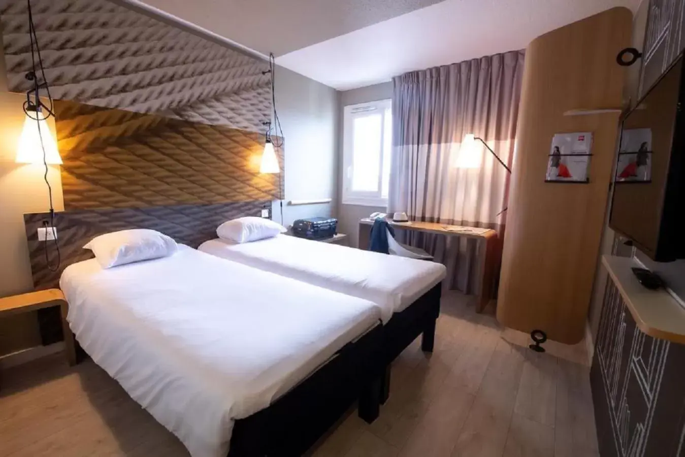 Bed in ibis Beaune La Ferme Aux Vins