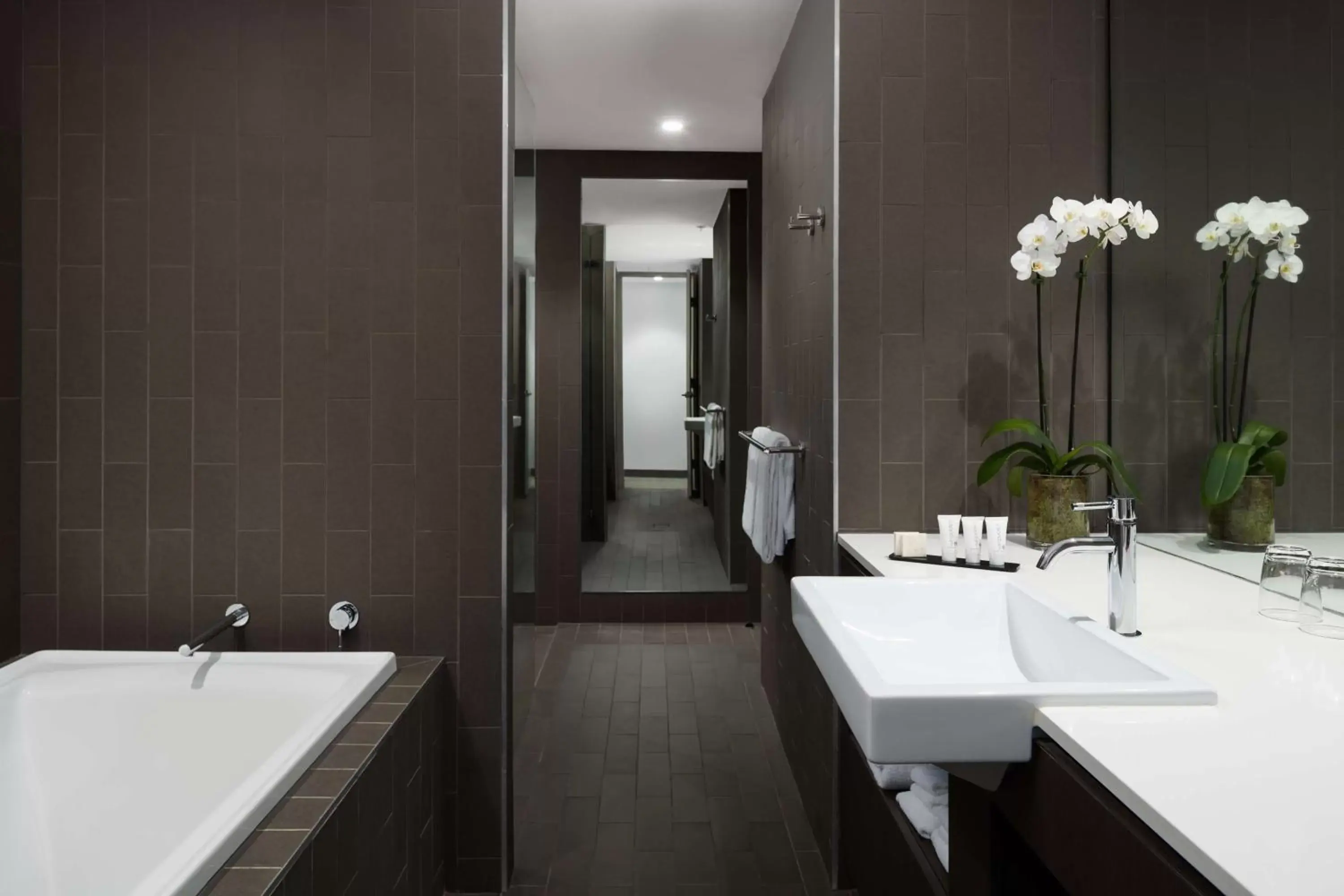 Bathroom in Rydges Sydney Airport Hotel