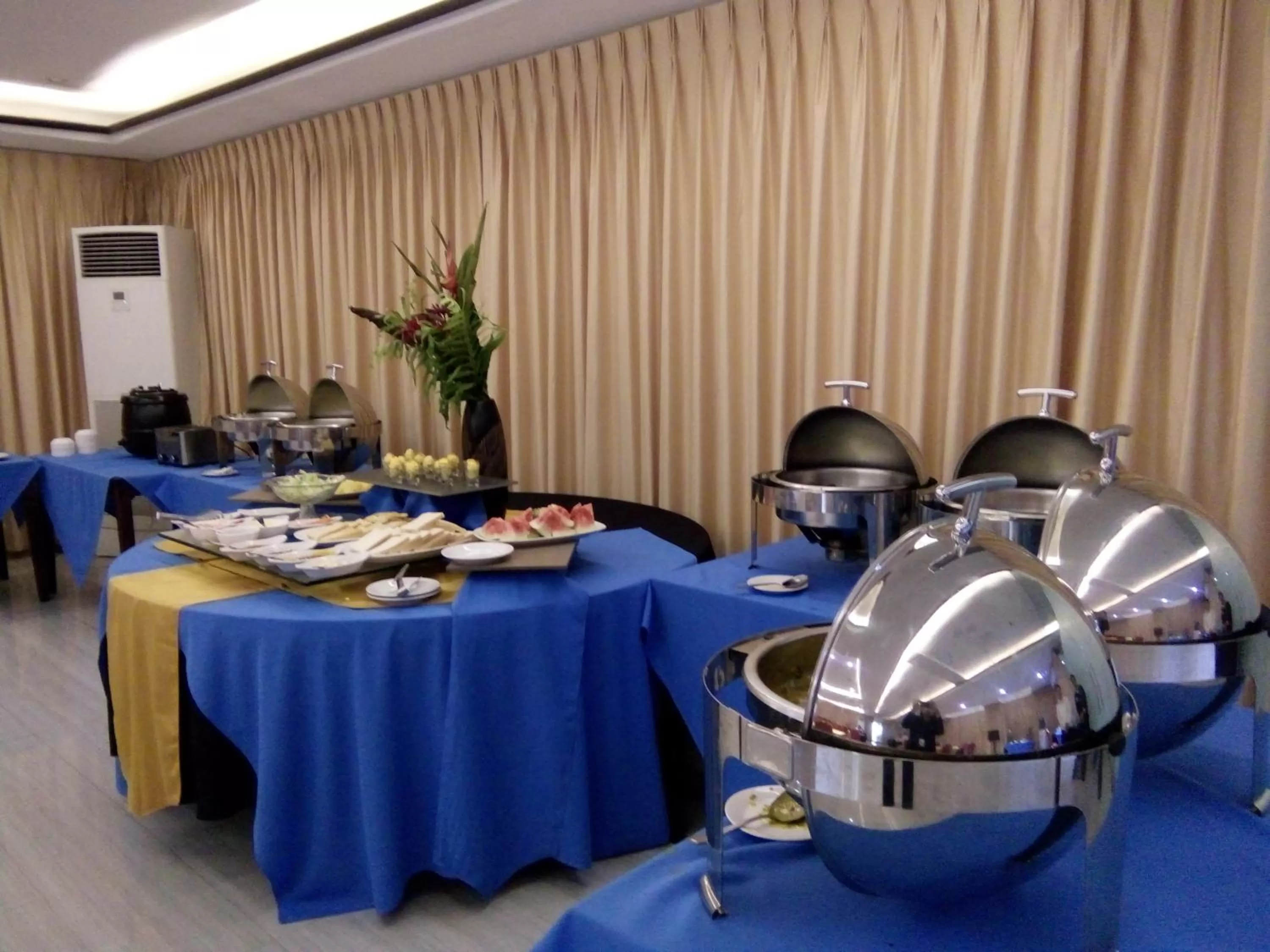 Continental breakfast in Southpole Central Hotel