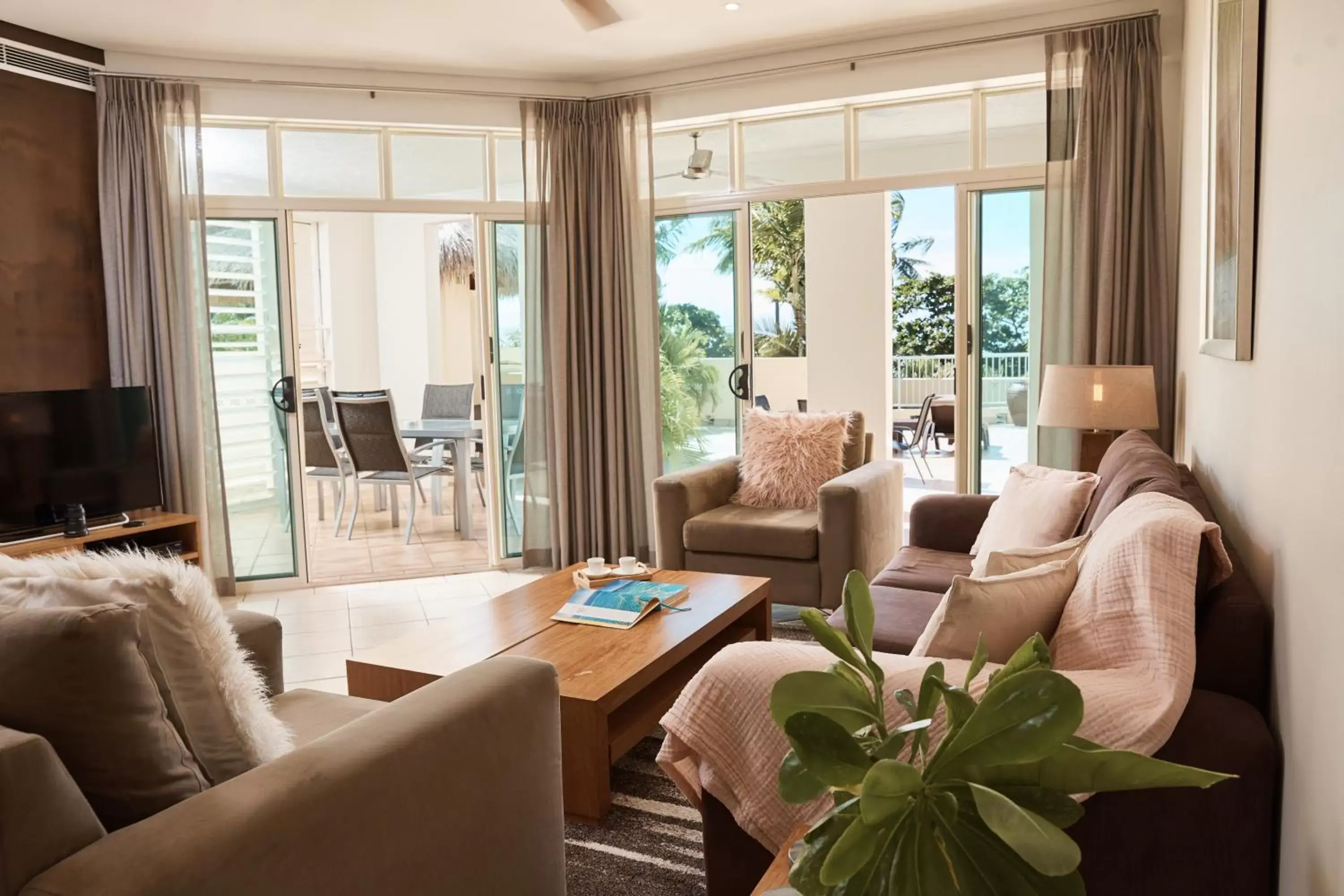 TV and multimedia, Seating Area in Sea Change Beachfront Apartments