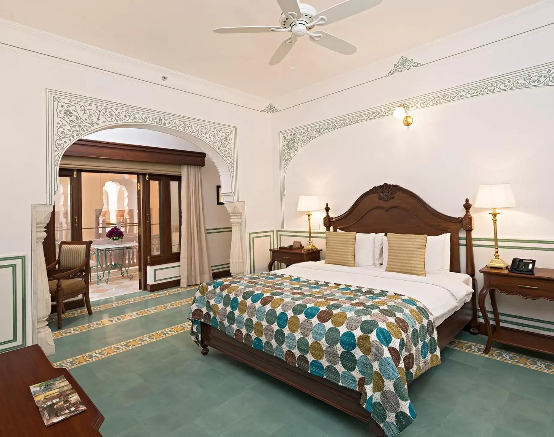 Bed in Samode Haveli