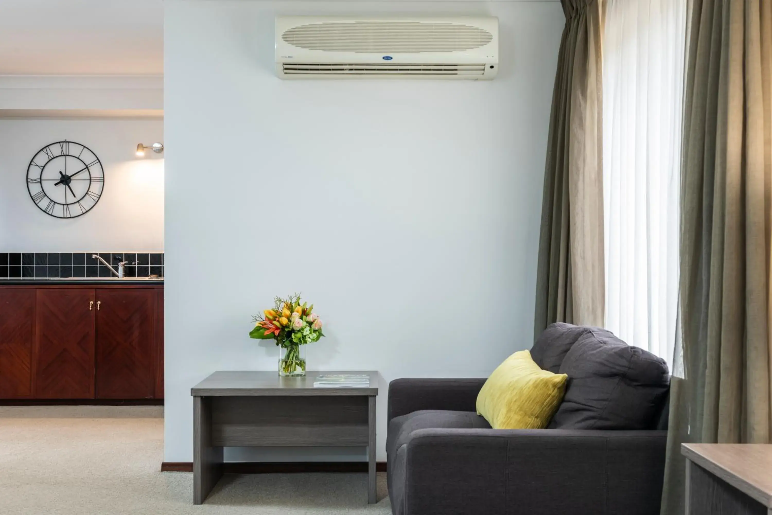 Living room in Best Western Plus Ambassador Orange Living room in Best Western Plus Ambassador Orange