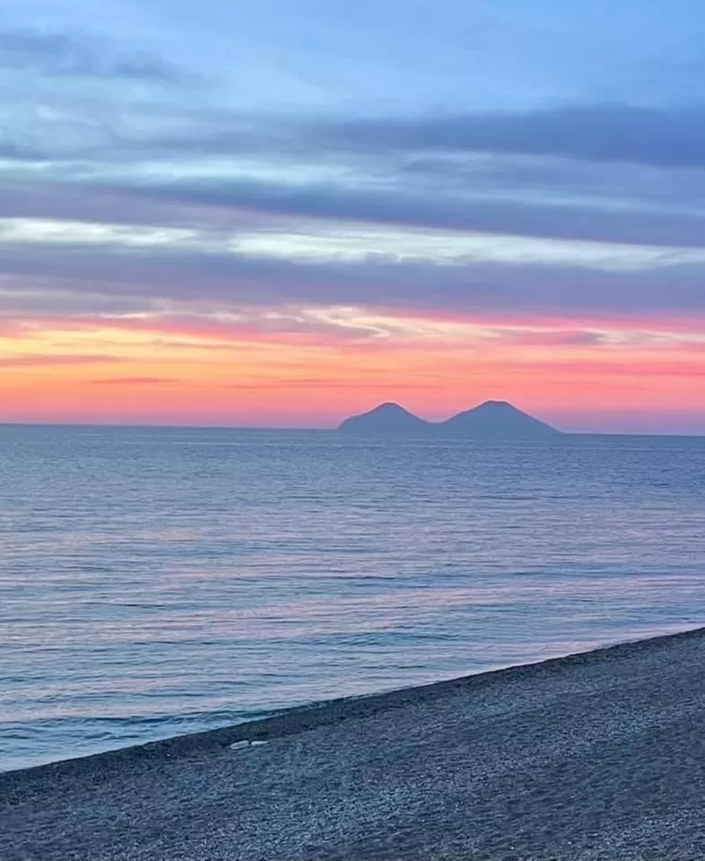 Sunrise/Sunset in Besael b&b Capo d'Orlando