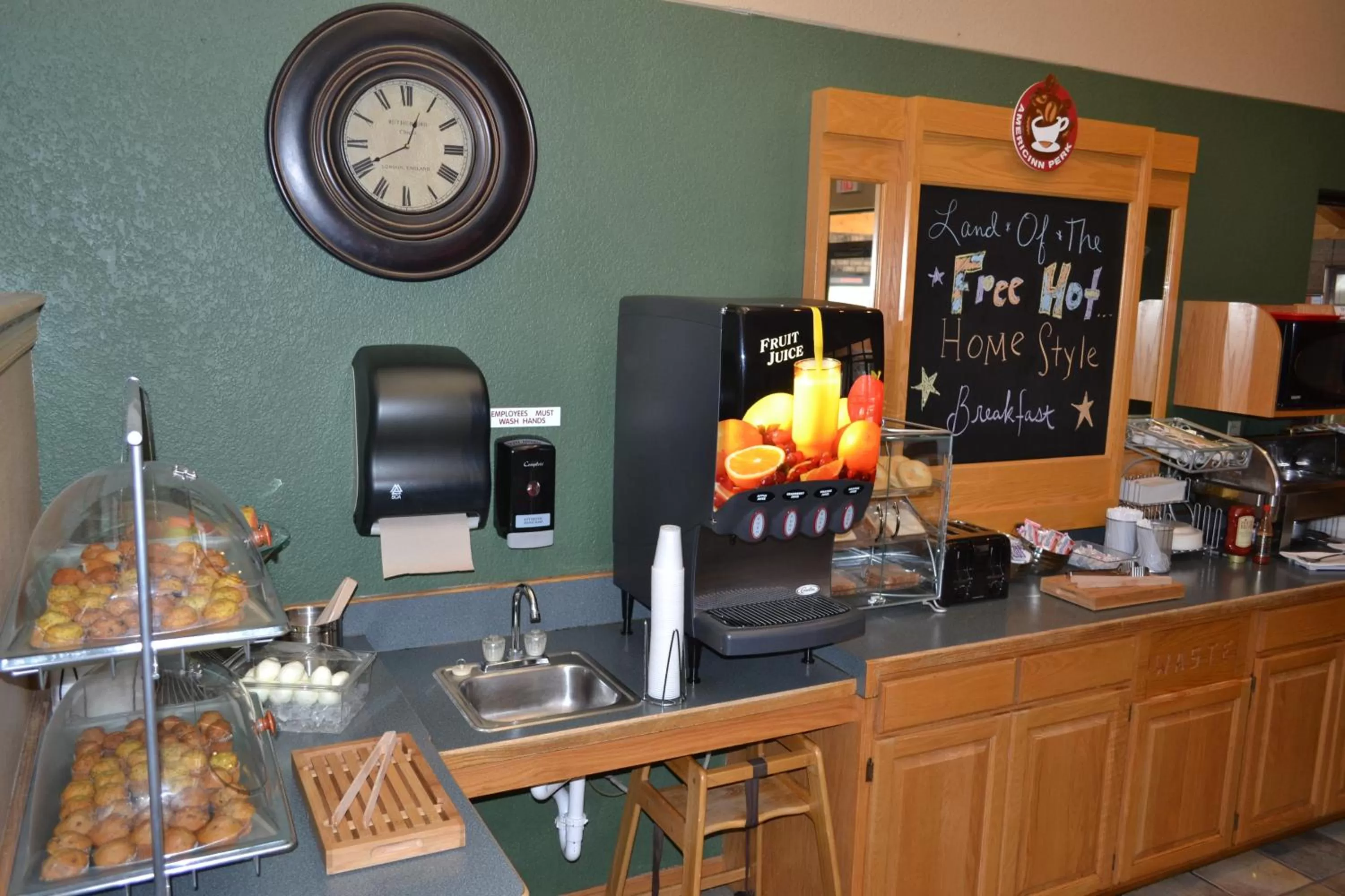 Food in Cobblestone Hotel & Suites - Wisconsin Rapids