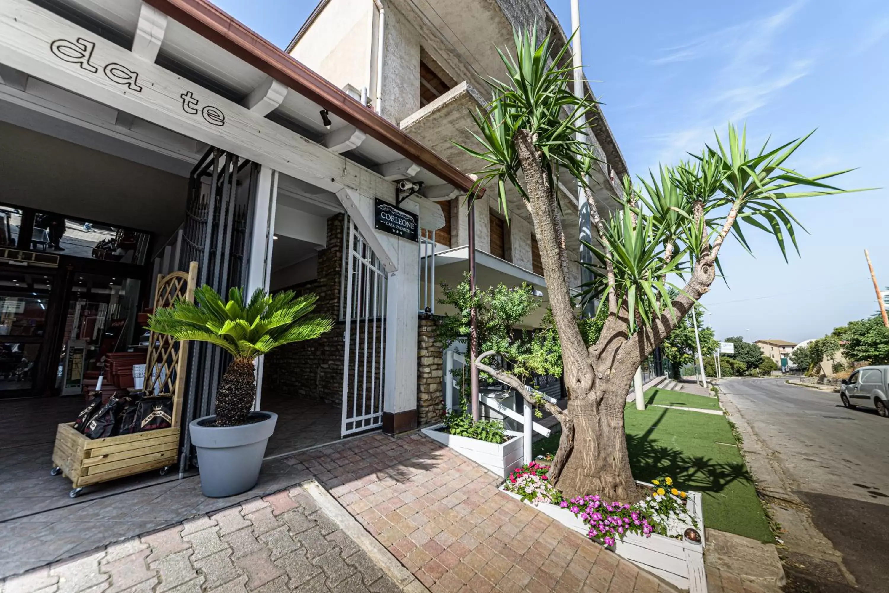 Facade/entrance, Property Building in Corleone GUESTHOUSE