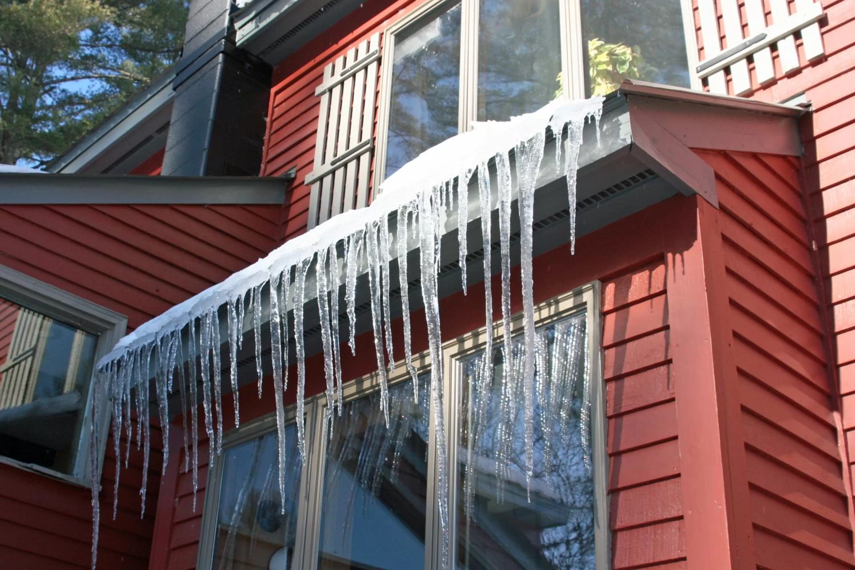 Property building in Old Saco Inn