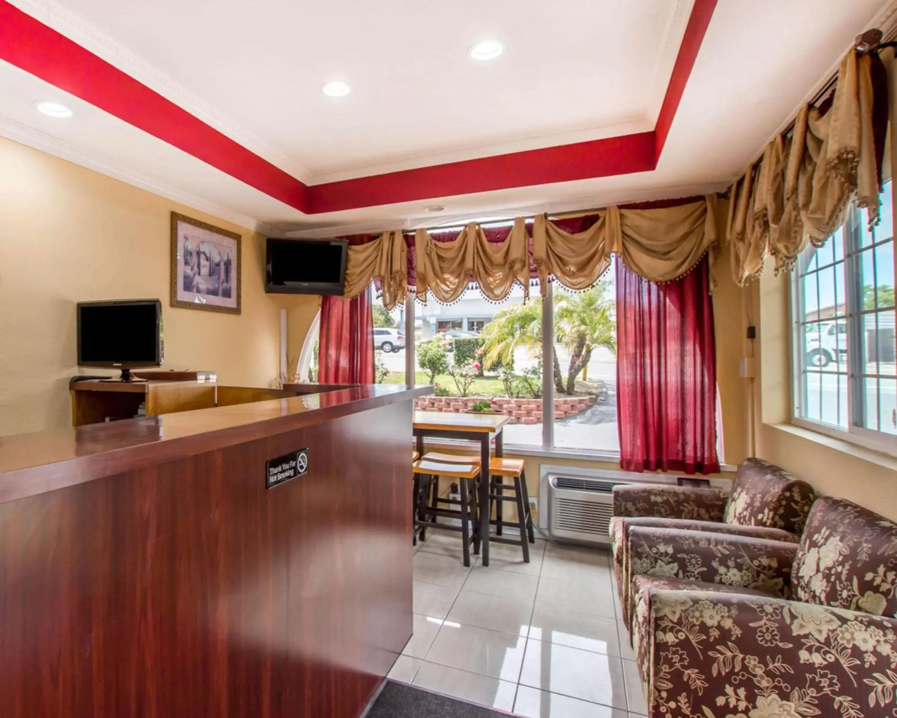 Lobby or reception, Seating Area in Rodeway Inn Lemon Grove San Diego East