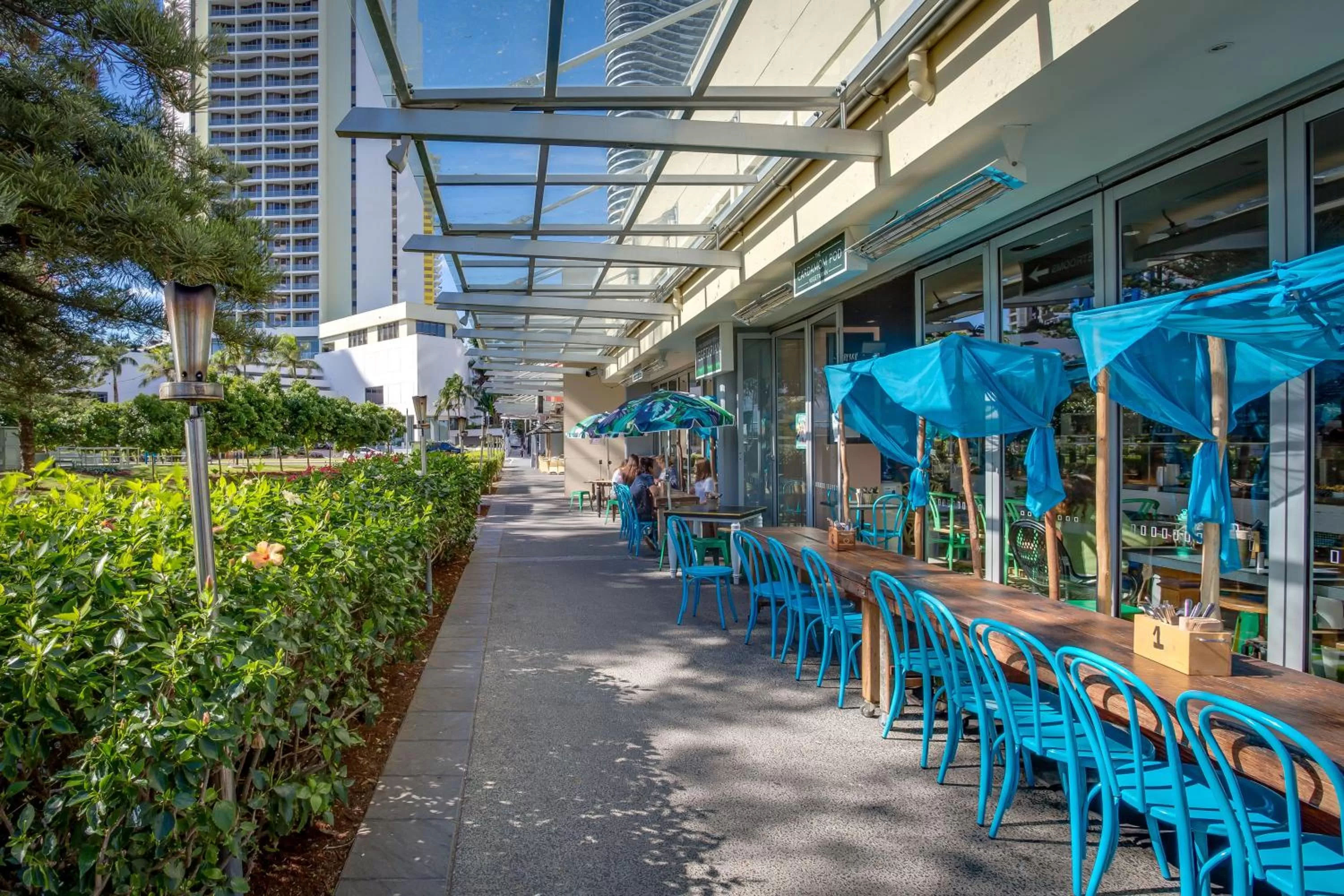 Restaurant/places to eat in Mantra Broadbeach on the Park