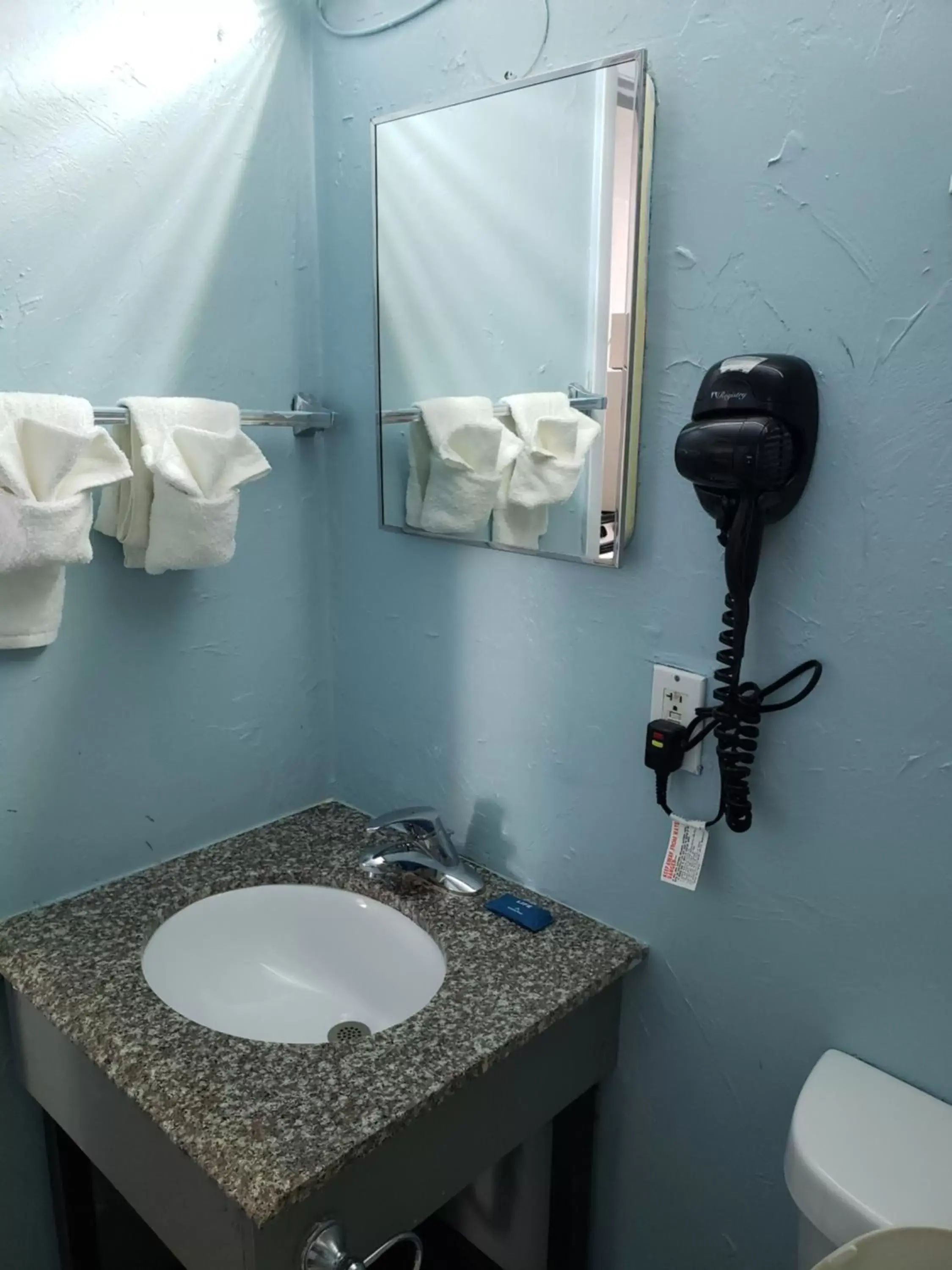 Bathroom in Topaz Motel - Flagler Beach