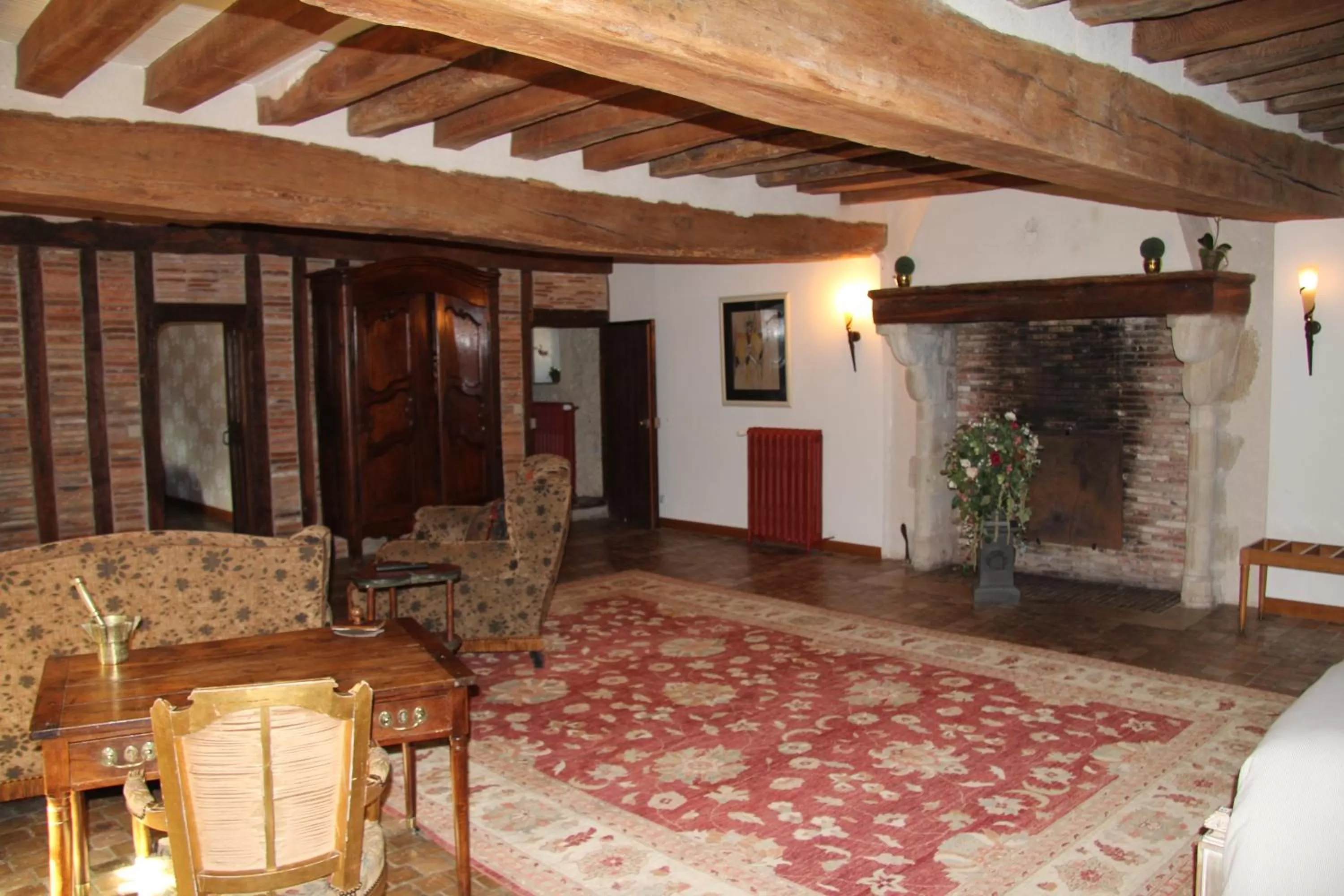 Photo of the whole room in Demeure des Vieux Bains