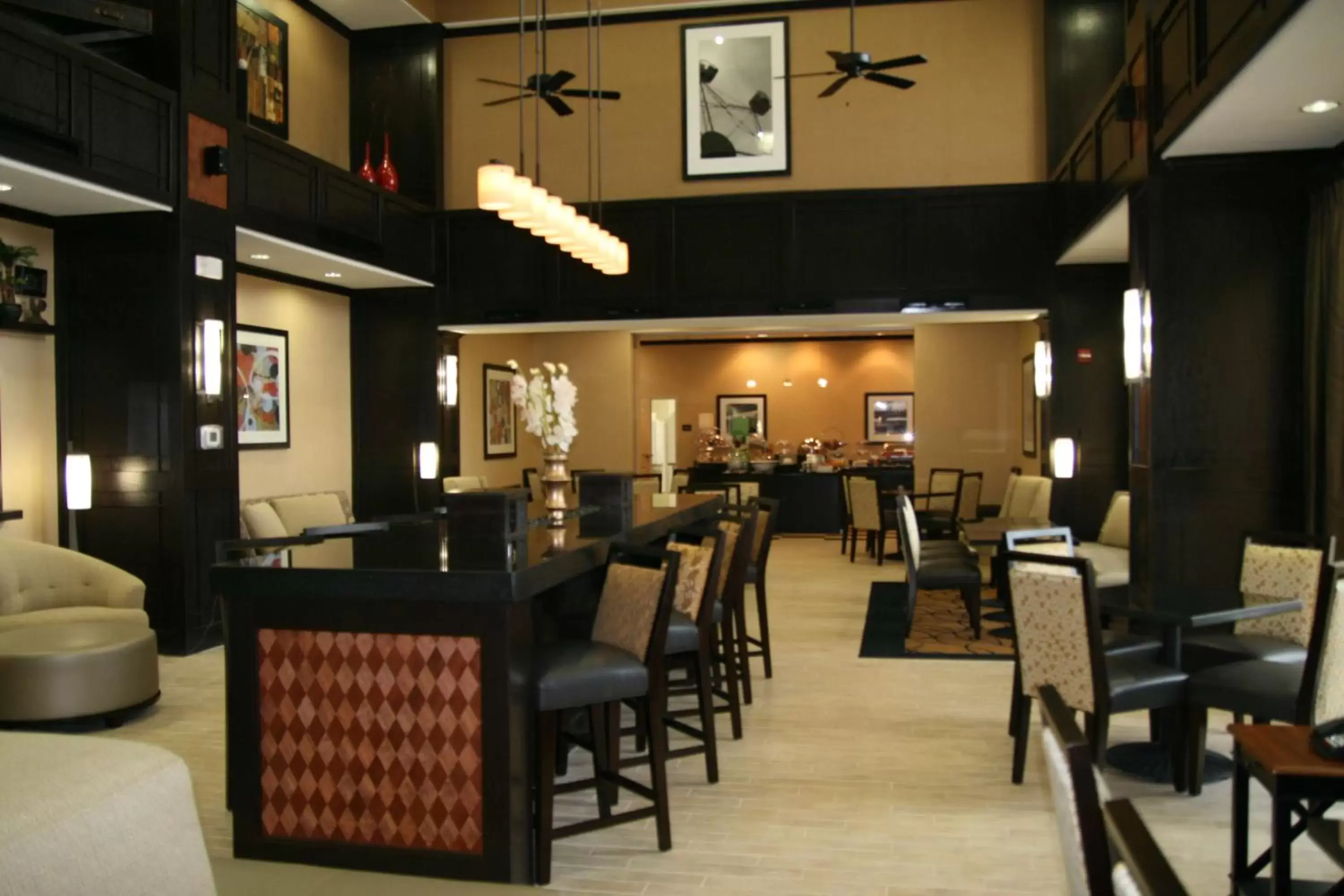 Dining area, Restaurant/Places to Eat in Hampton Inn & Suites Cleburne