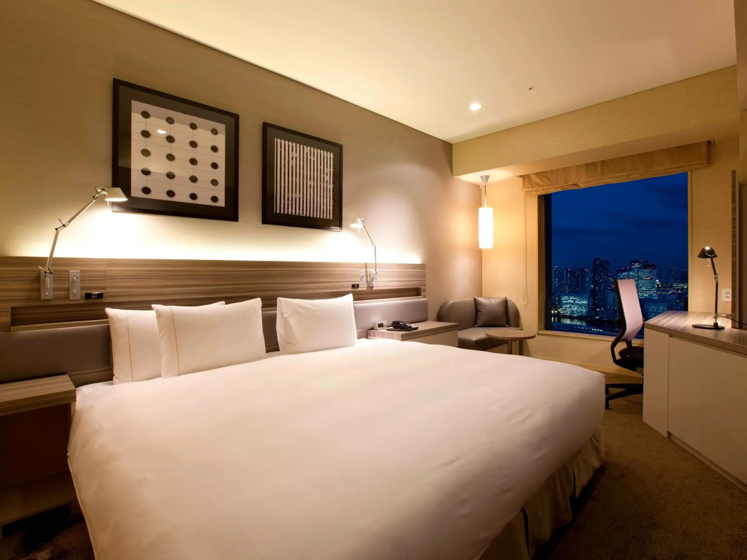 Bedroom, Bed in The Royal Park Hotel Iconic Tokyo Shiodome Bedroom, Bed in The Royal Park Hotel Iconic Tokyo Shiodome