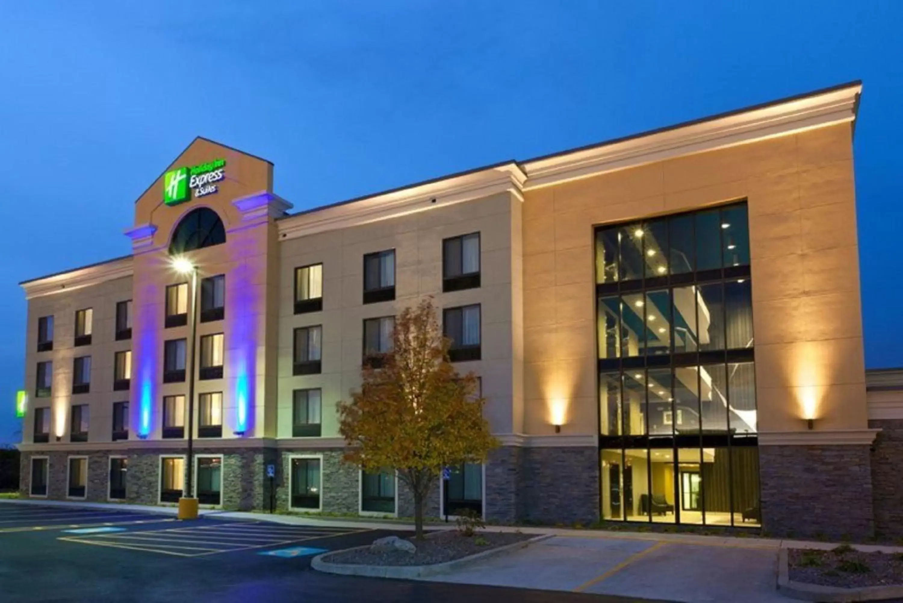 Property Building in Holiday Inn Express and Suites Batavia, an IHG Hotel