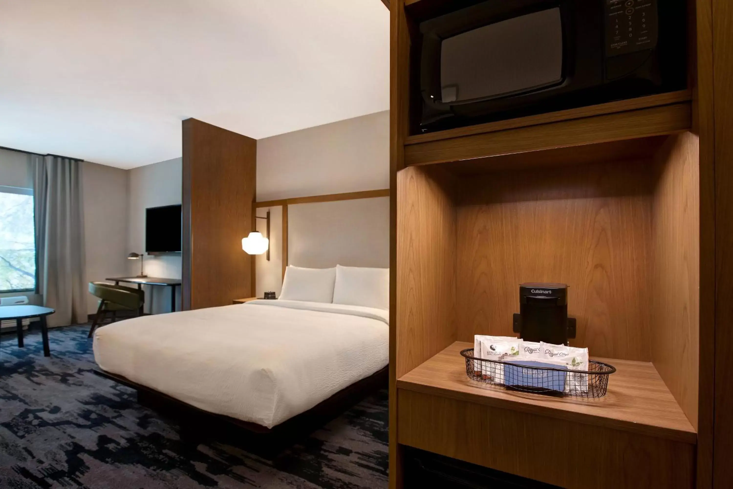 Bedroom, Bed in Fairfield Inn & Suites by Marriott Chicago Bolingbrook