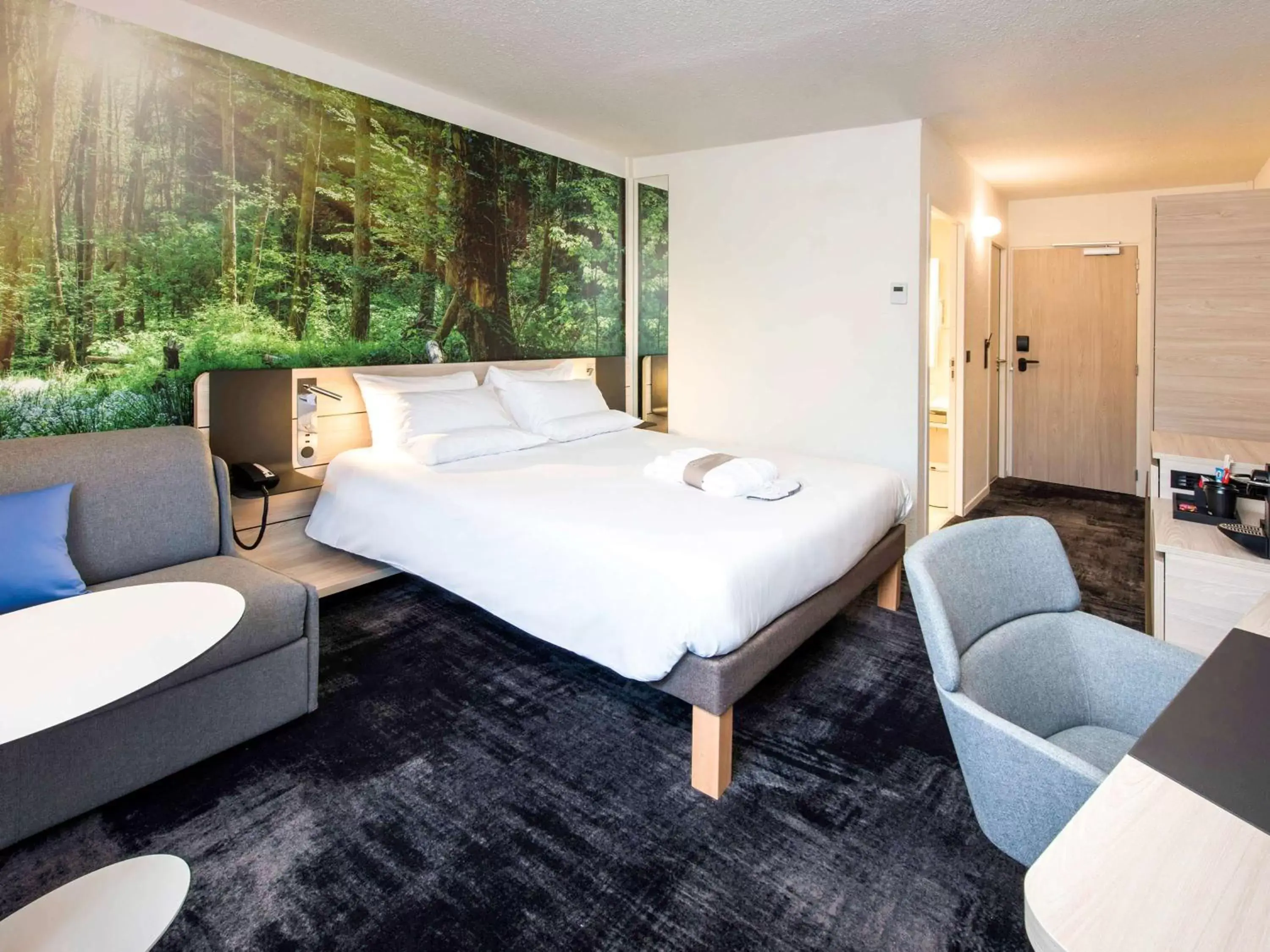 Photo of the whole room, Bed in Novotel Rennes Alma