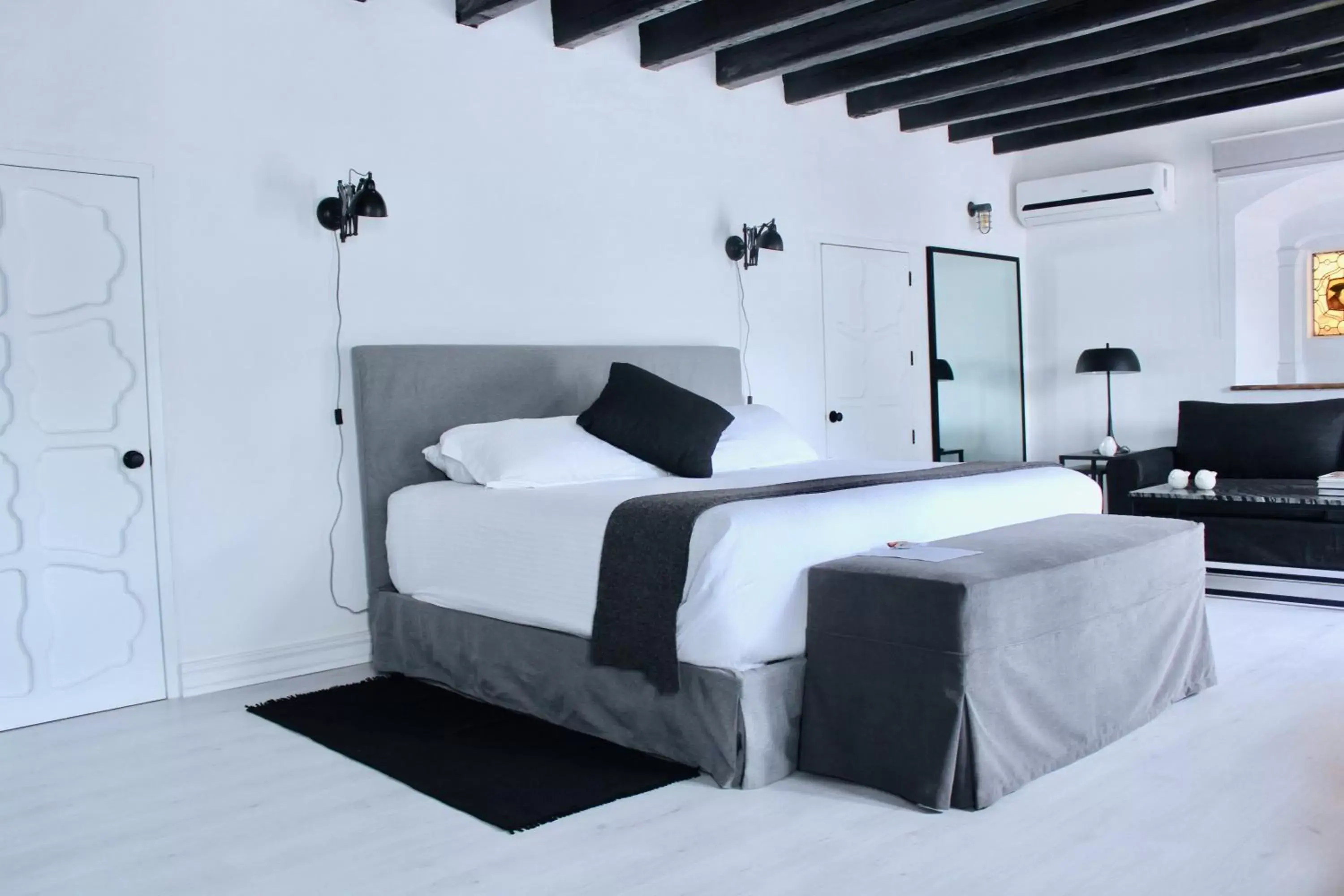 Bed in Las Casas B&B Boutique Hotel, Spa & Restaurante Cuernavaca