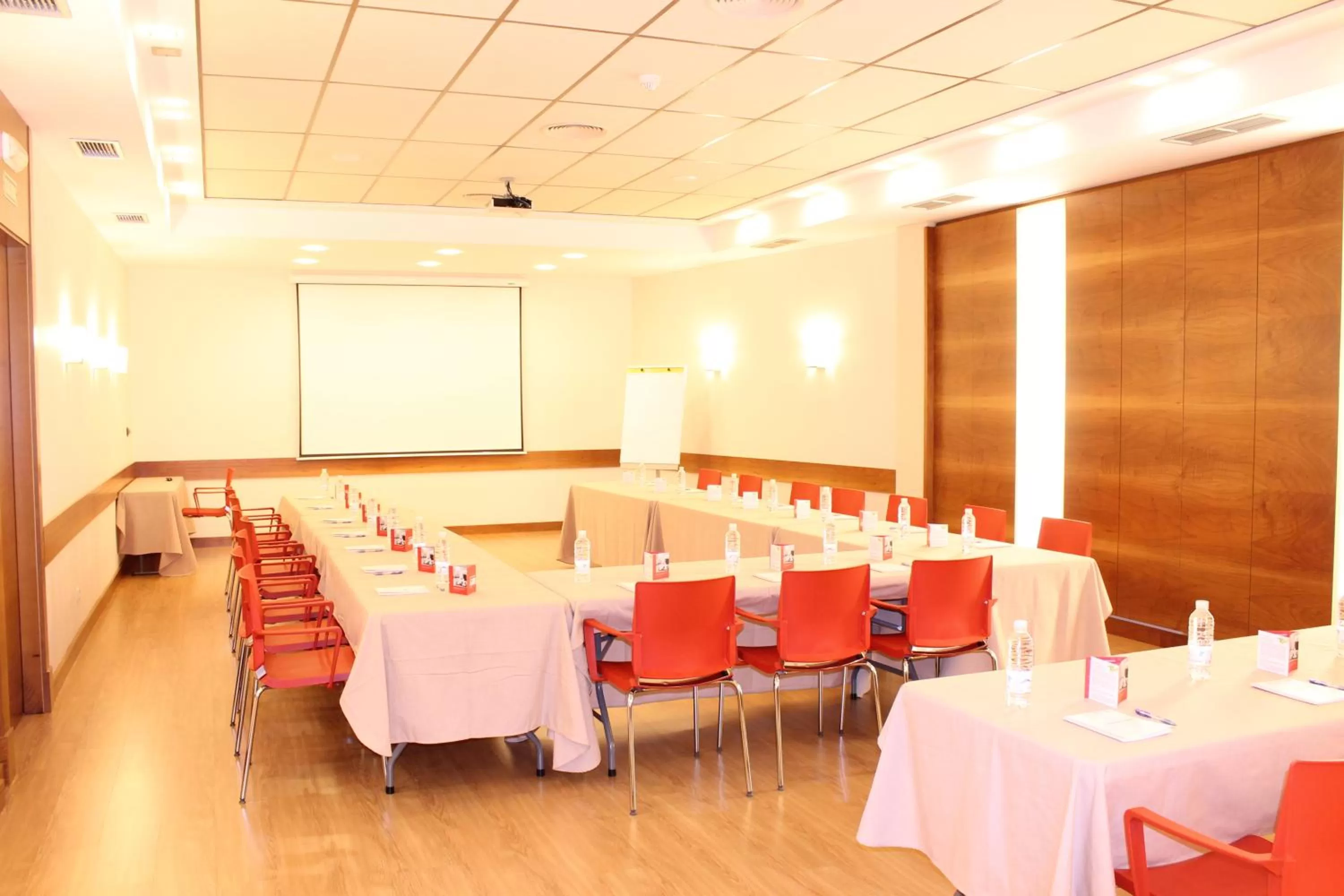 Business facilities in Hotel Condes de Haro