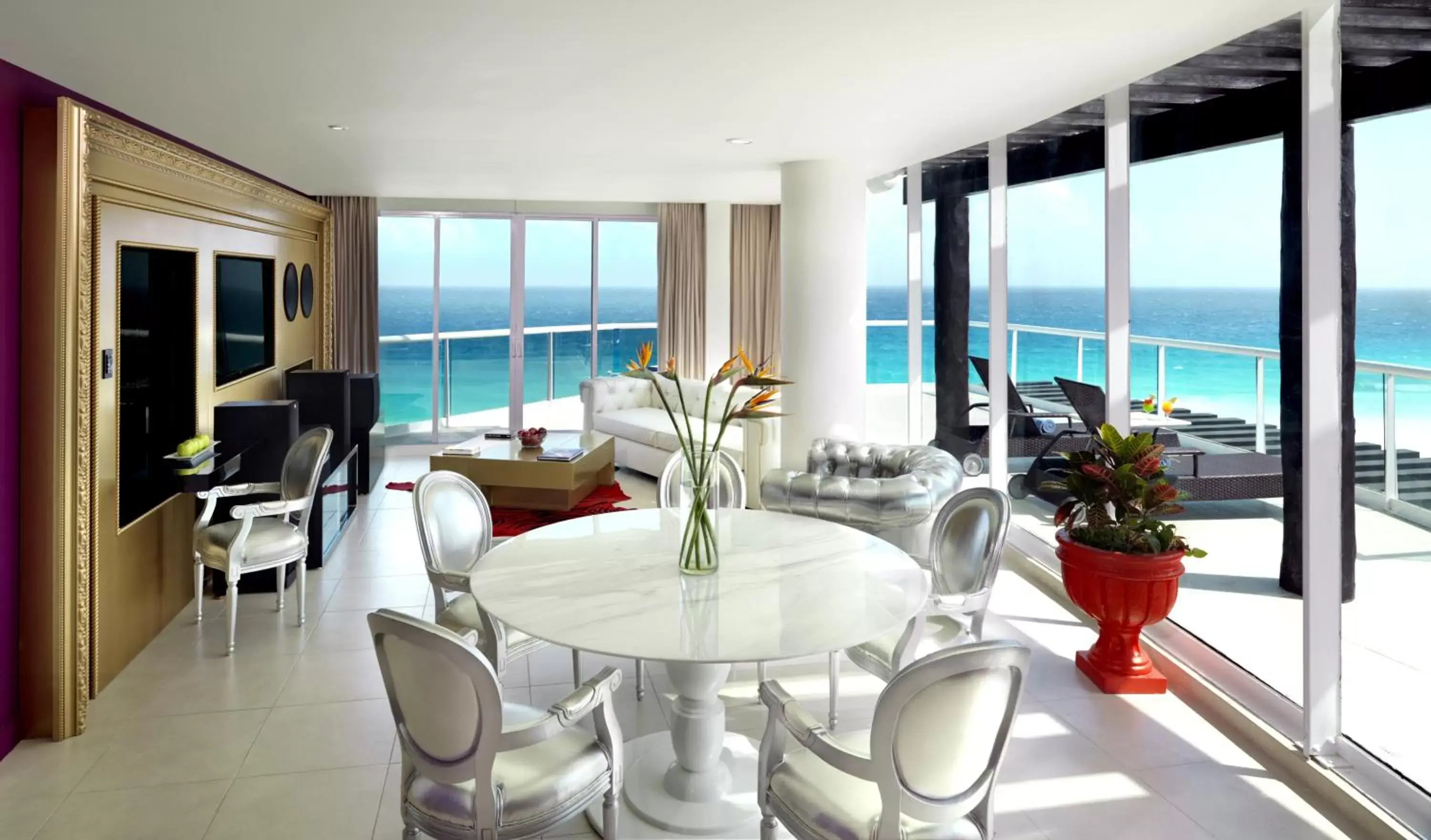 Seating area, Sea View in Hard Rock Hotel Cancun - All Inclusive