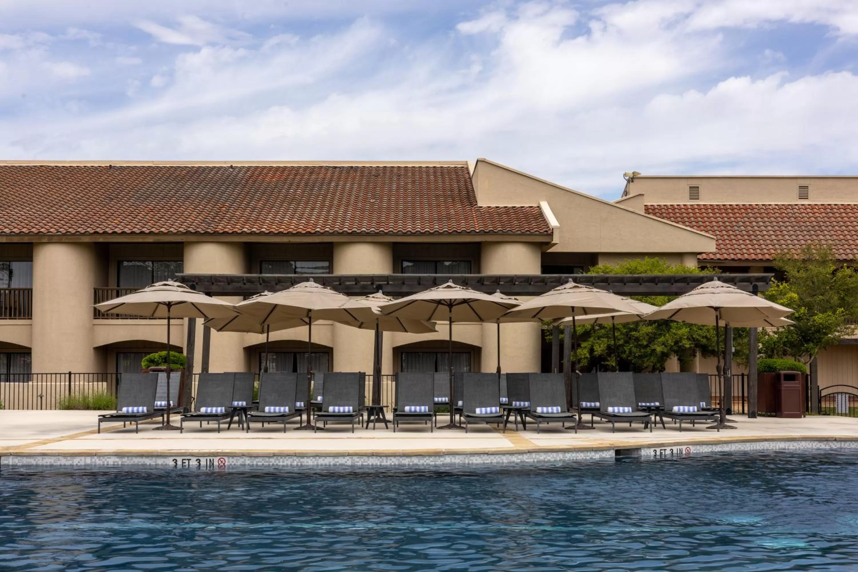 Property building in Tapatio Springs Hill Country Resort