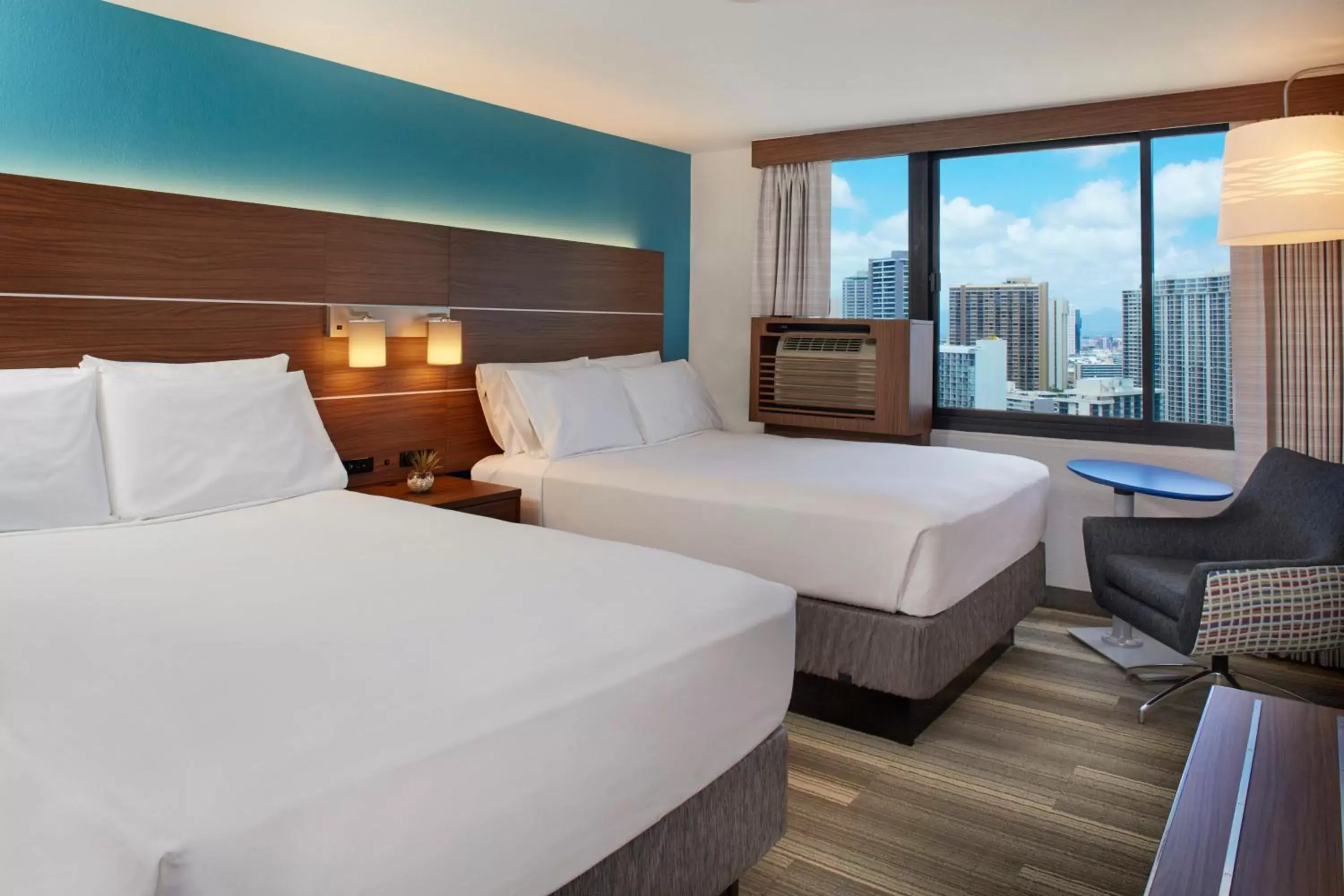 Photo of the whole room, Bed in Holiday Inn Express Waikiki, an IHG Hotel