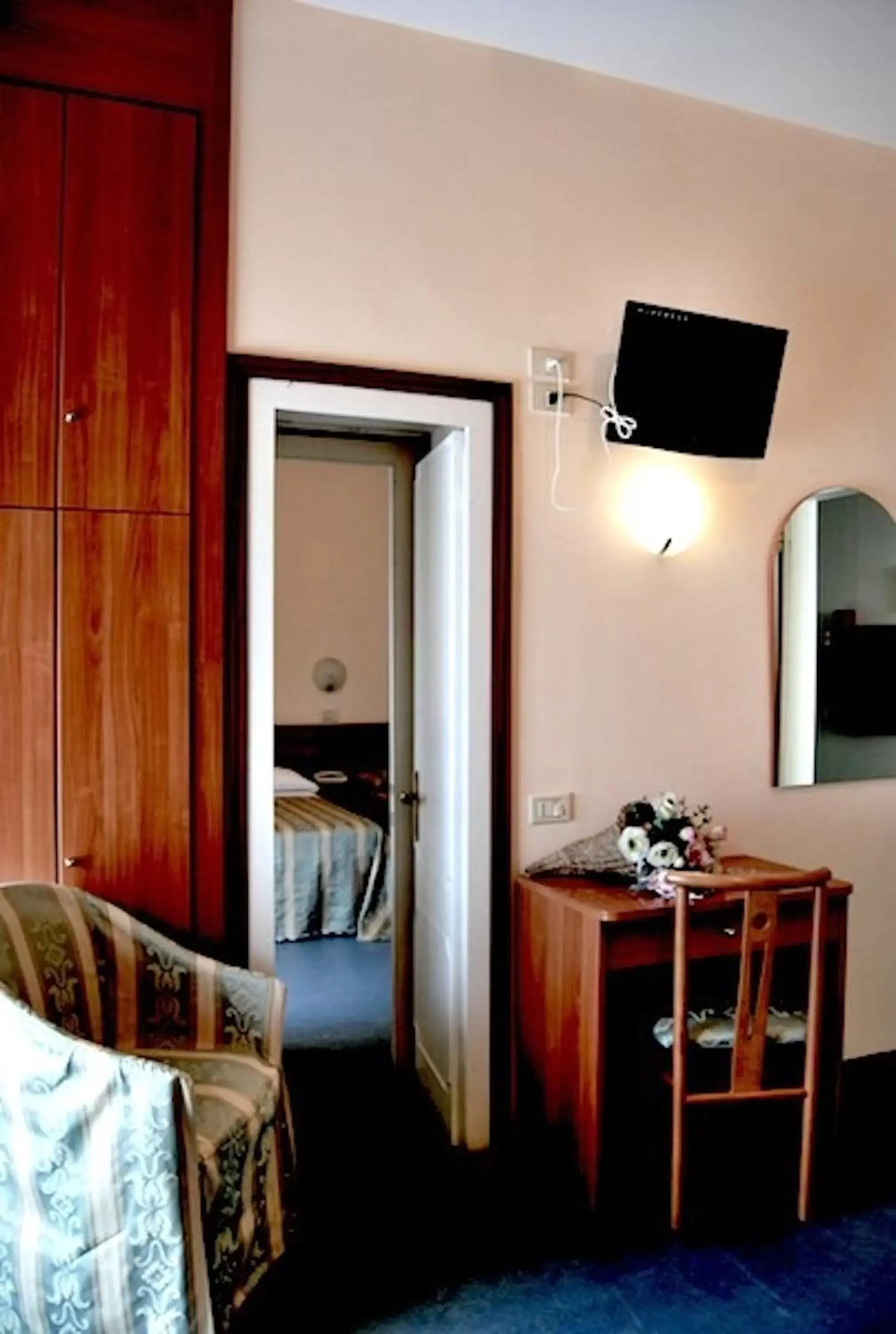 Photo of the whole room, TV/Entertainment Center in Hotel Acerboli
